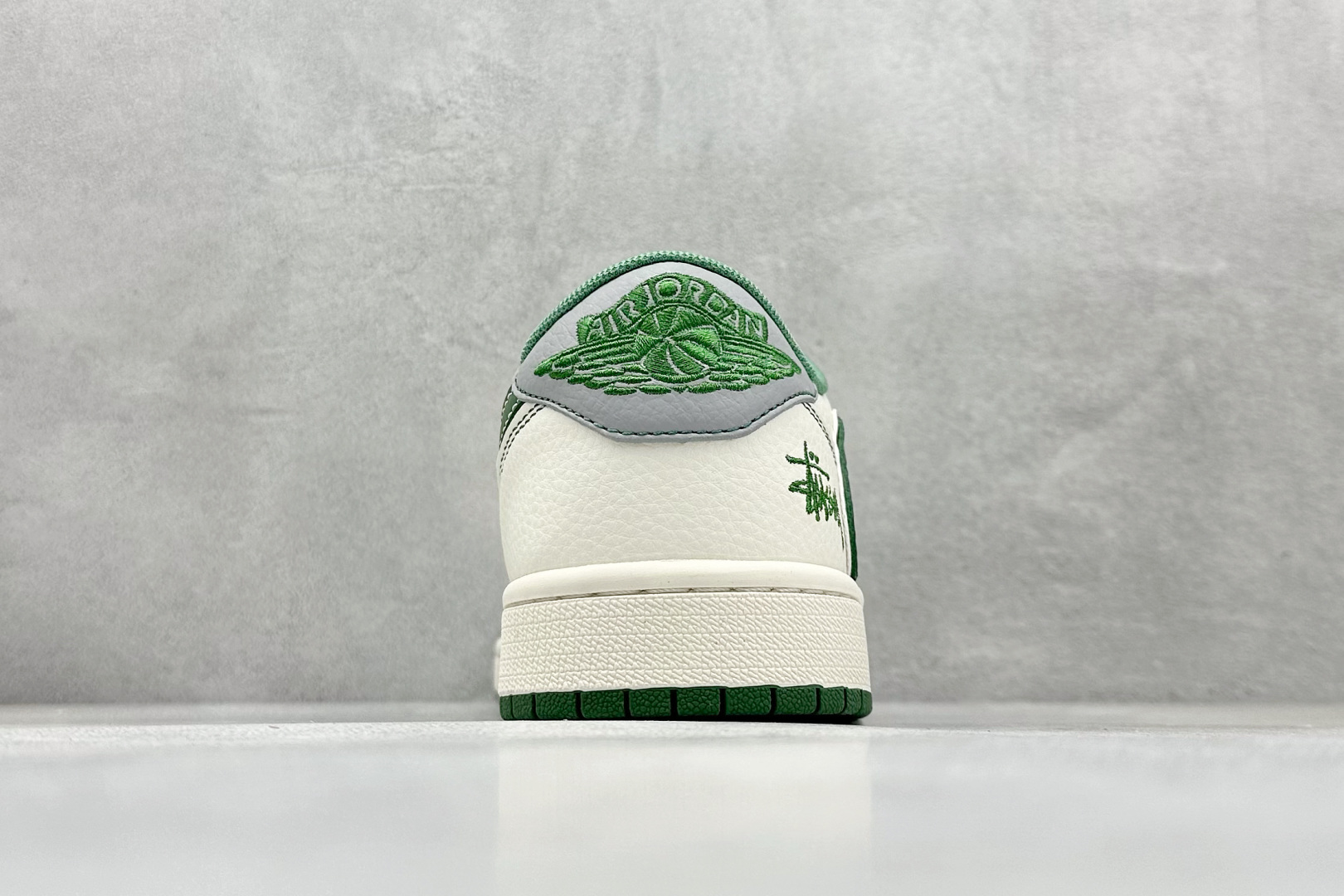 Air Jordan 1 x Travis Scott AJ1倒勾 乔一倒钩 斯图西联名款 低帮文化篮球鞋 XF8698-073