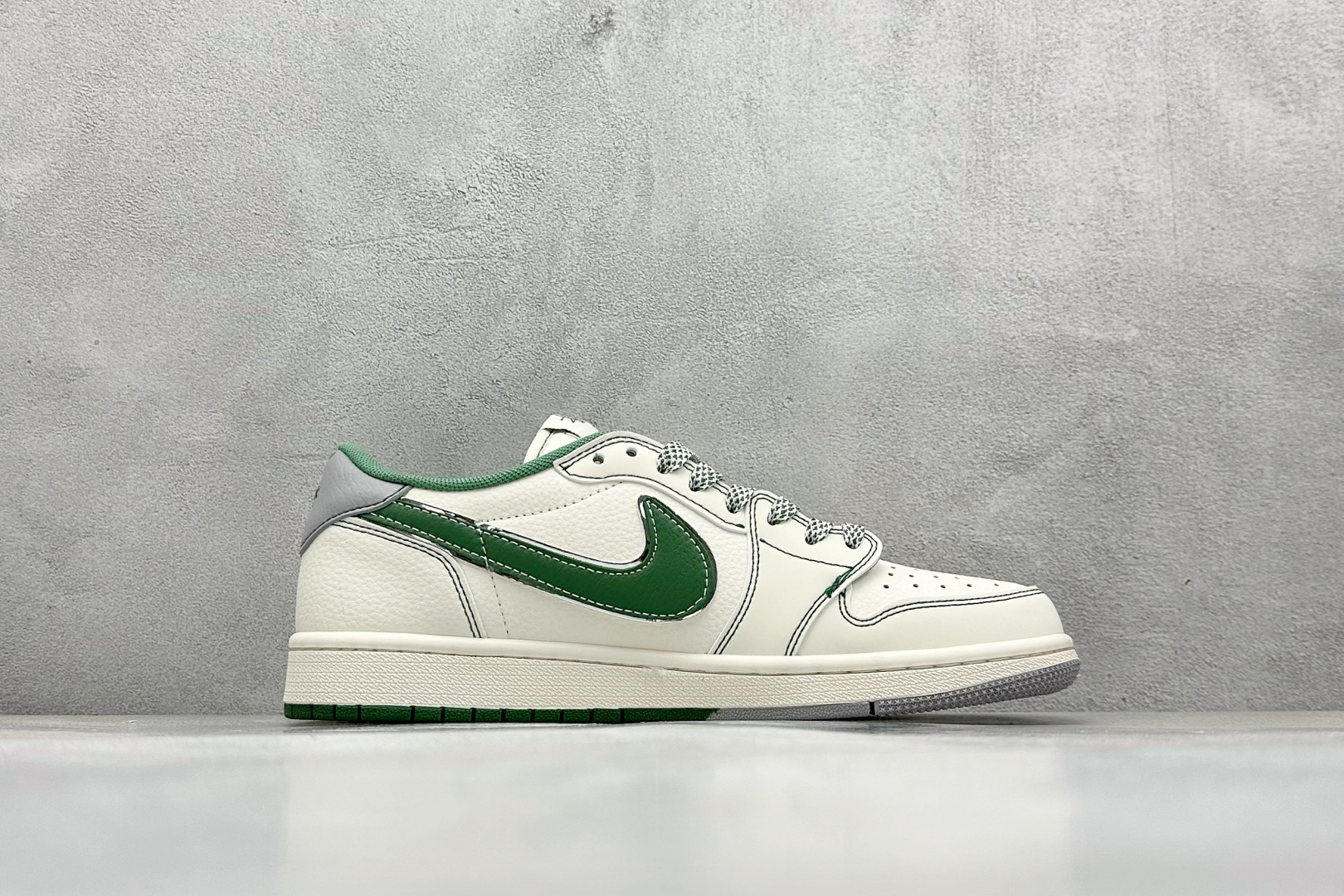 Air Jordan 1 x Travis Scott AJ1倒勾 乔一倒钩 斯图西联名款 低帮文化篮球鞋 XF8698-073