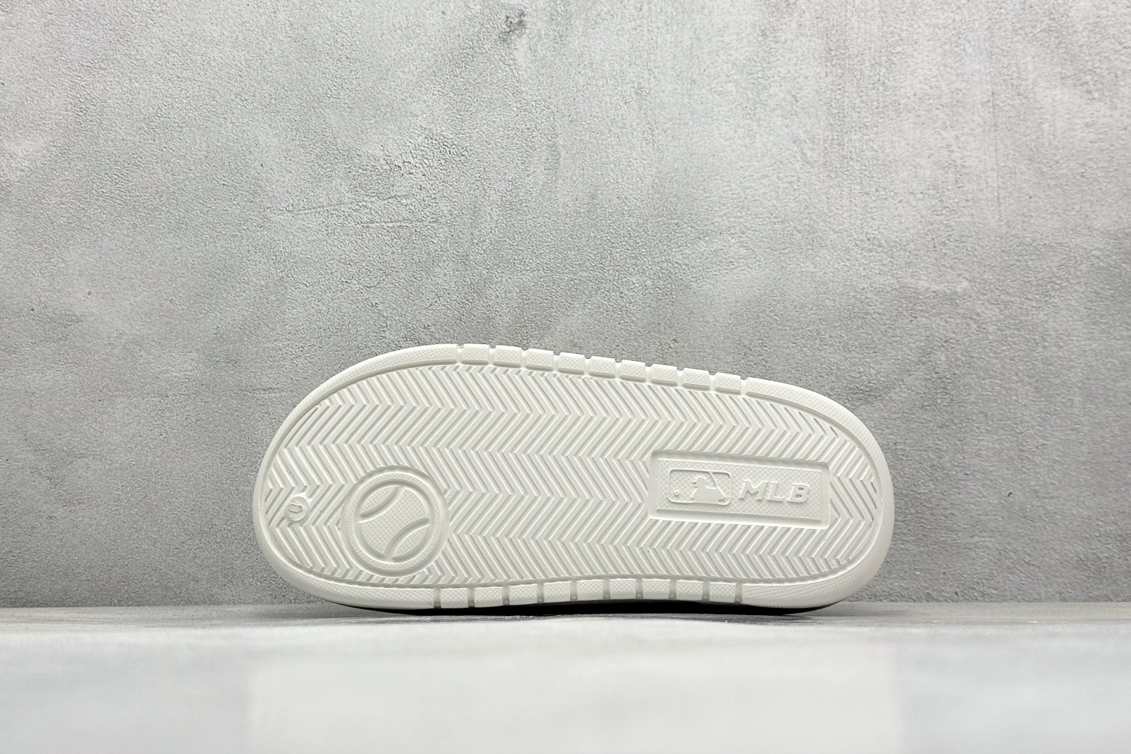 NY版MLB Sandal Chunky Bouncer ClSandal 舒适百搭 橡胶底 防臭防滑包头拖鞋 3ASQC0153