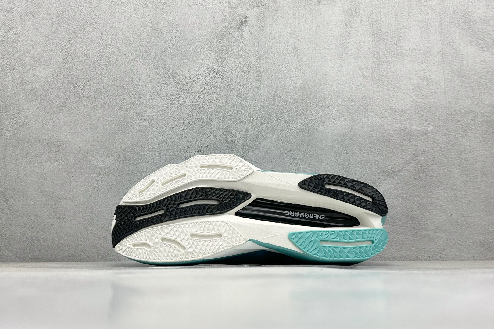 F版New Balance FuelCell Rebel V4 低帮防滑耐磨百搭休闲跑步鞋 MFCPZSN