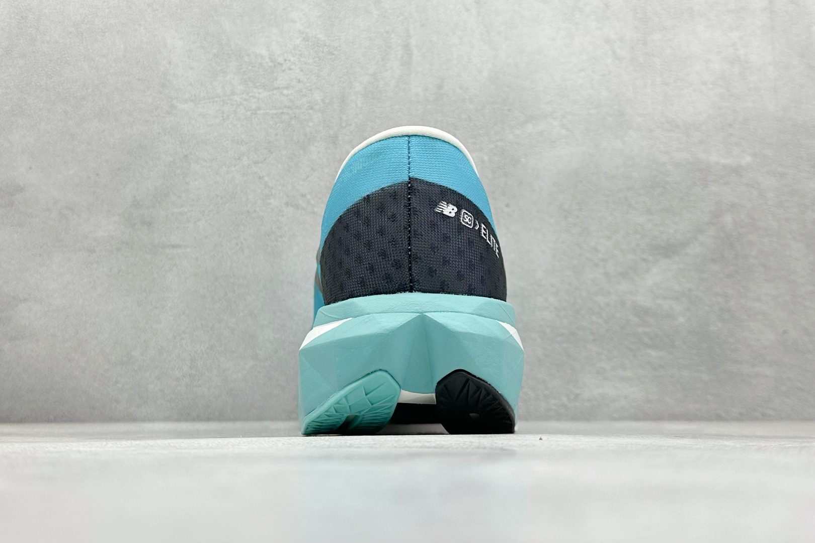 F版New Balance FuelCell Rebel V4 低帮防滑耐磨百搭休闲跑步鞋 MFCPZSN