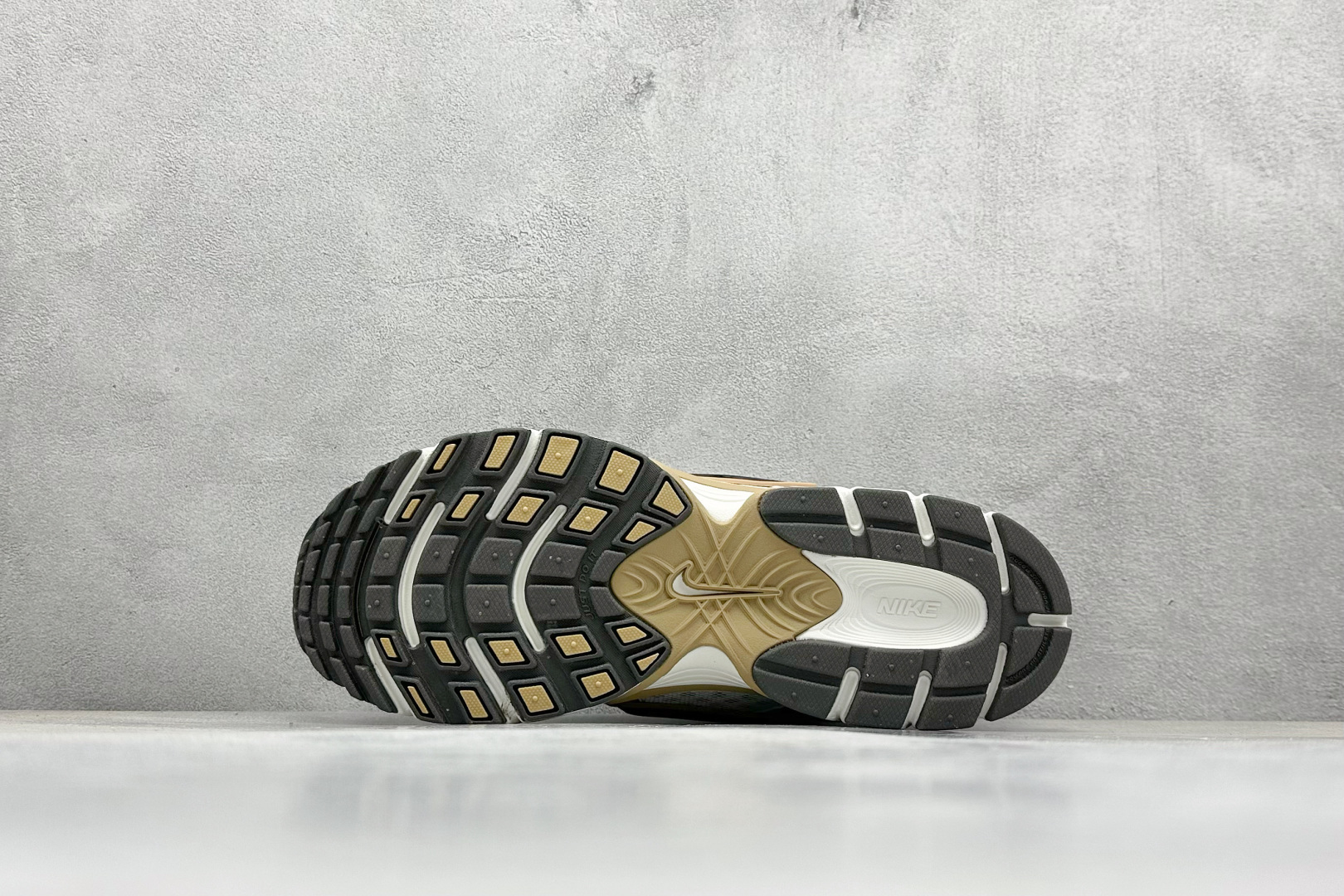 GS版 NK V5 RNR 舒适百搭跑步鞋 HJ5228-102