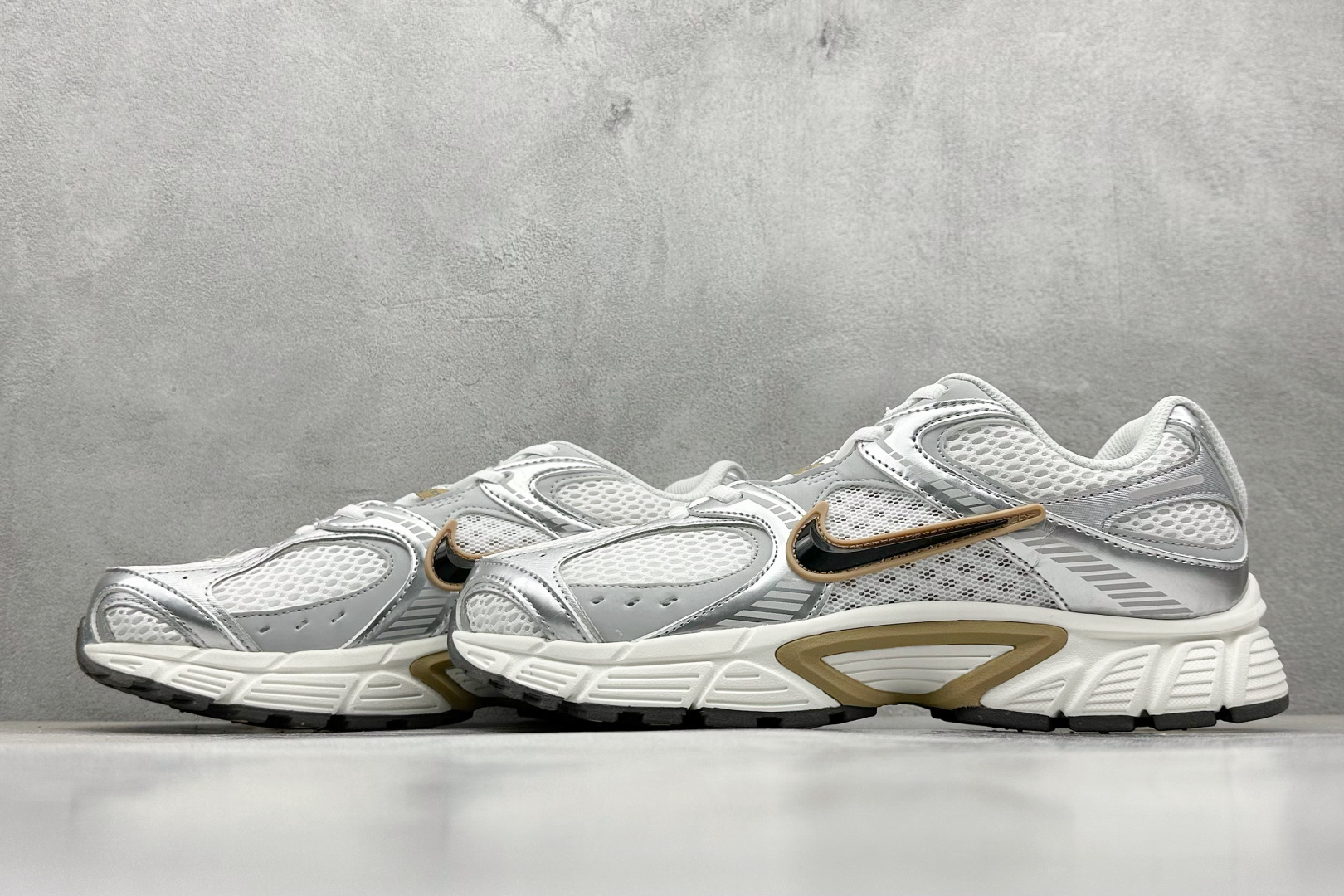 GS版 NK V5 RNR 舒适百搭跑步鞋 HJ5228-102