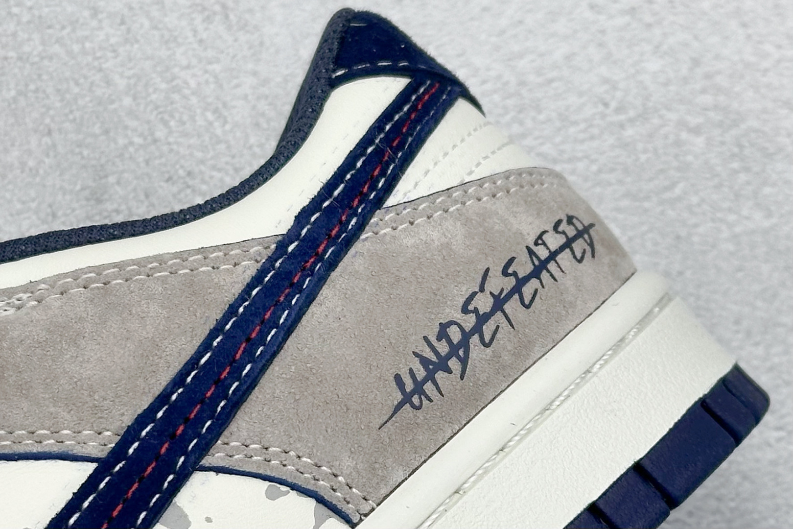 XC版Nk SB Dunk Low UN联名-泼墨藏蓝勾 周年高端定制 低帮休闲板鞋 DJ2024-041