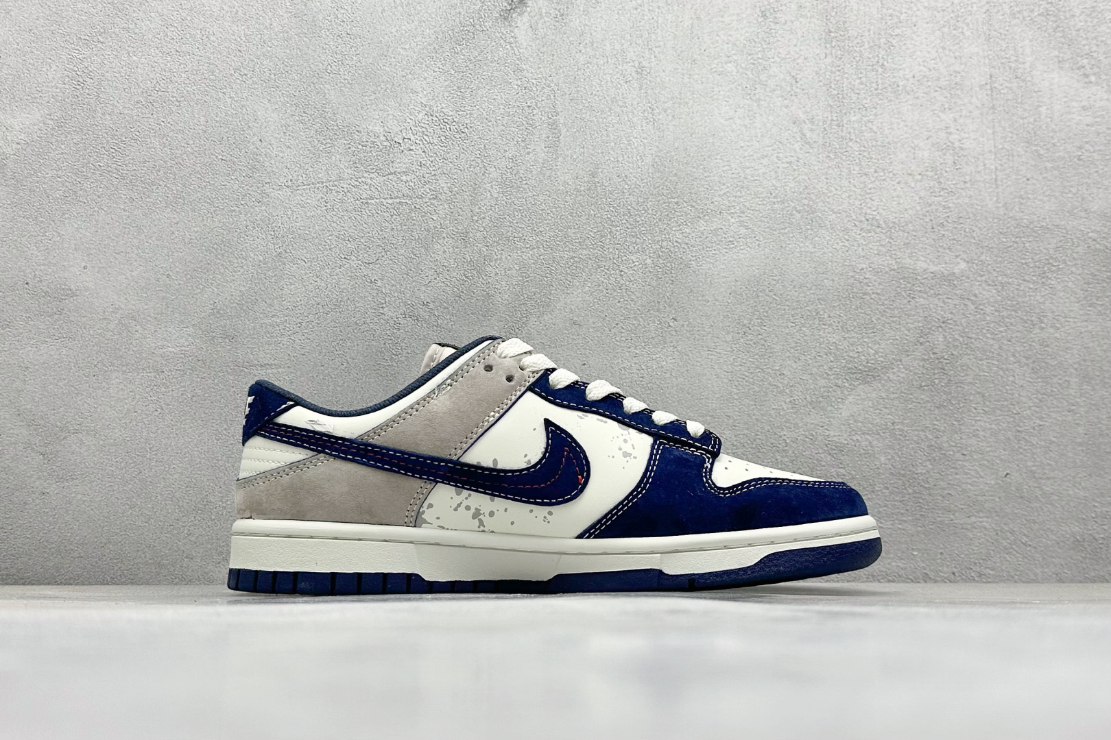 XC版Nk SB Dunk Low UN联名-泼墨藏蓝勾 周年高端定制 低帮休闲板鞋 DJ2024-041