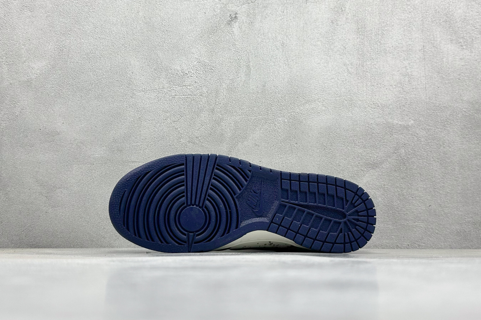 XC版Nk SB Dunk Low UN联名-泼墨藏蓝勾 周年高端定制 低帮休闲板鞋 DJ2024-041