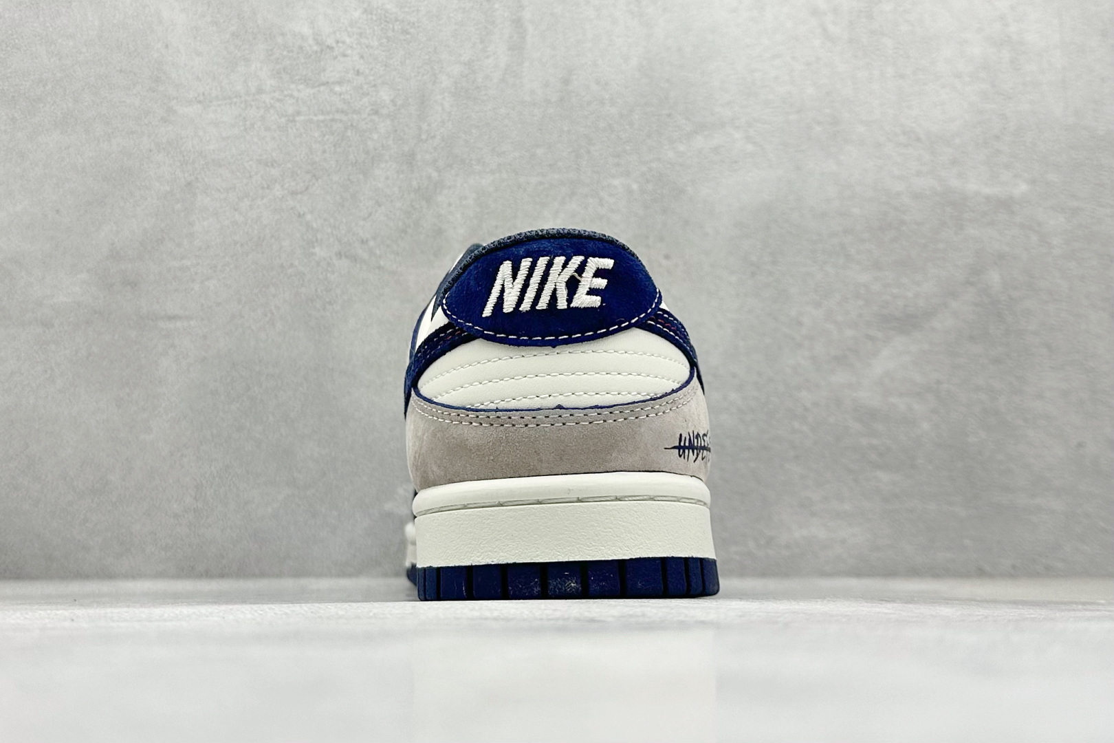 XC版Nk SB Dunk Low UN联名-泼墨藏蓝勾 周年高端定制 低帮休闲板鞋 DJ2024-041