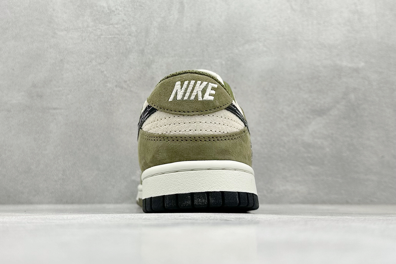 XC版Nike SB Dunk Low x UNDEFDATED 米绿翻毛 多重黑钩 DJ2024-037