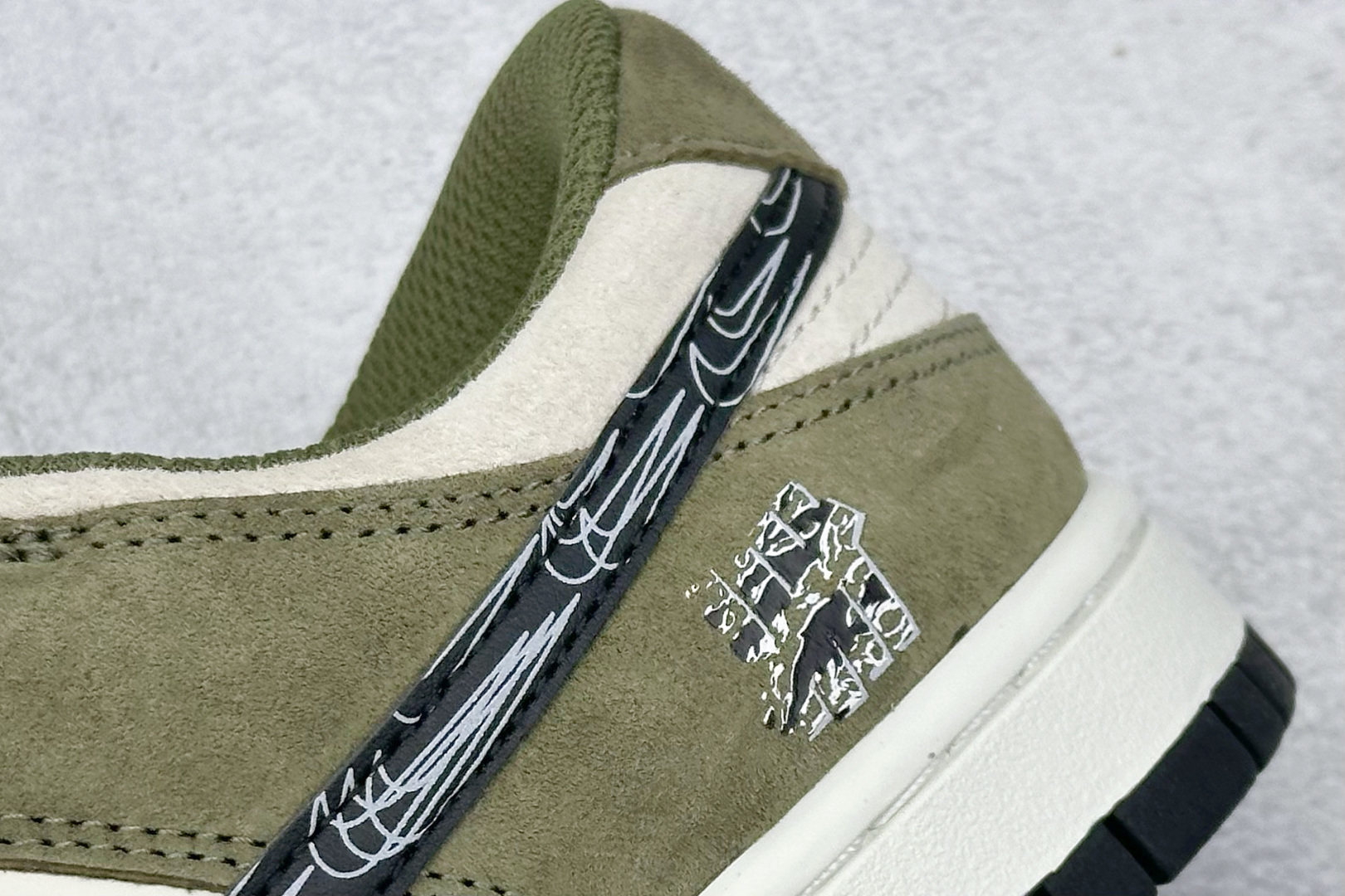 XC版Nike SB Dunk Low x UNDEFDATED 米绿翻毛 多重黑钩 DJ2024-037