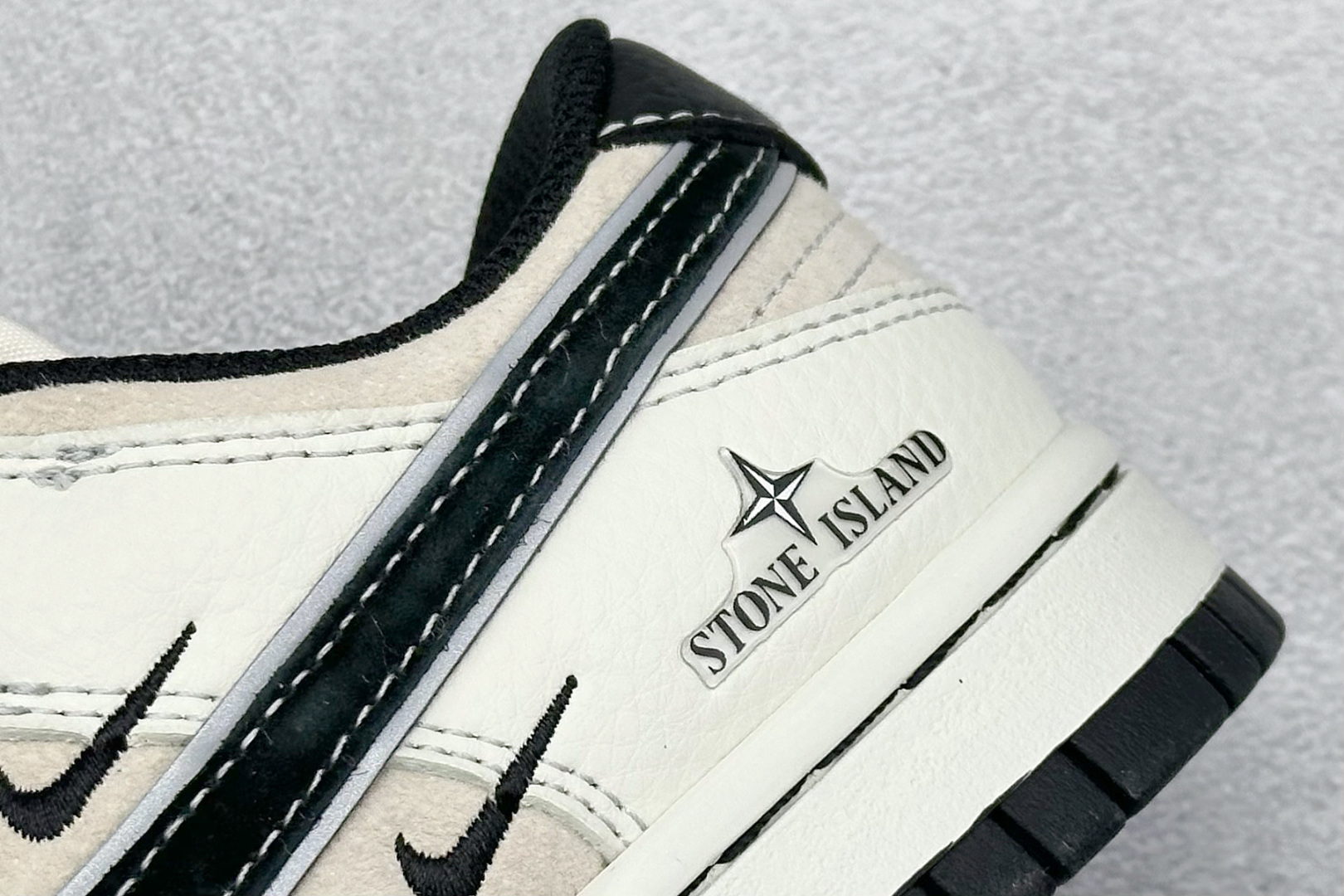 XC版Nike SB Dunk Low x Stone Island 米黑双小钩 DJ2024-038