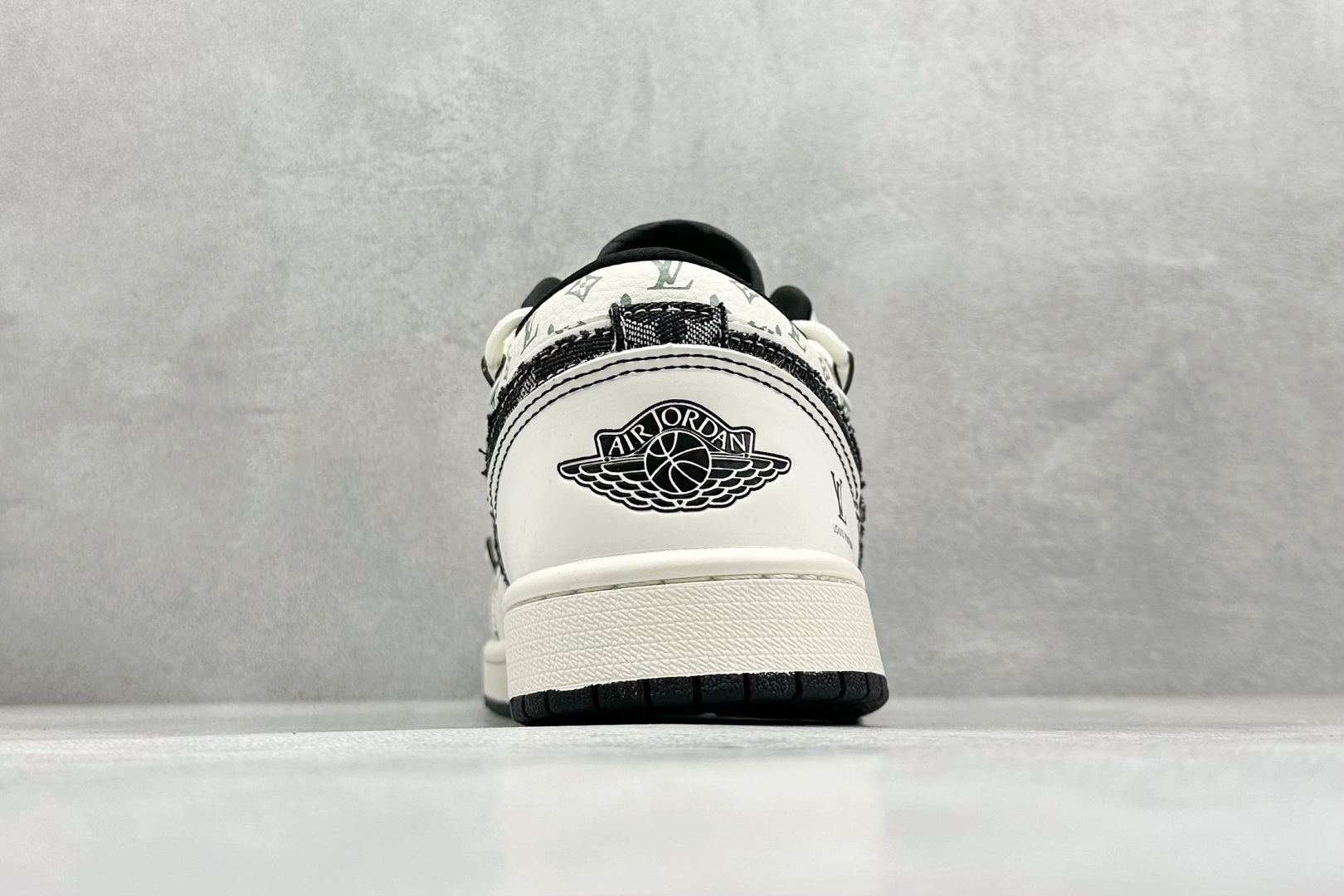 XC版Air Jordan 1 Low AJ1 乔1 LV联名 黑布勾抽绳 高端定制 低帮复古篮球鞋 YX5066-356