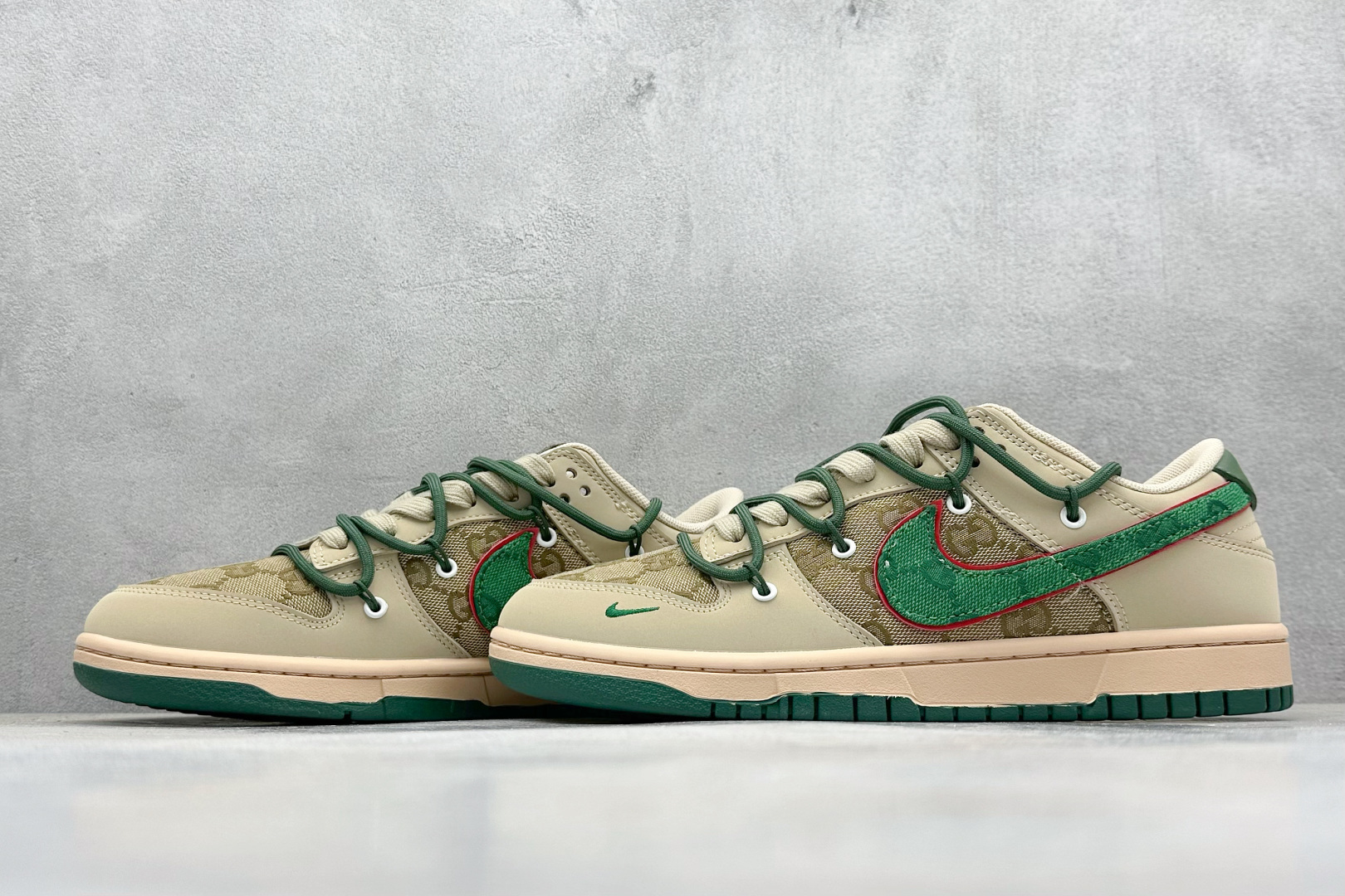 XC版Nike SB Dunk Low Gucci联名 绑带绿勾勾 周年高端定制 低帮休闲板鞋 DM6868-087
