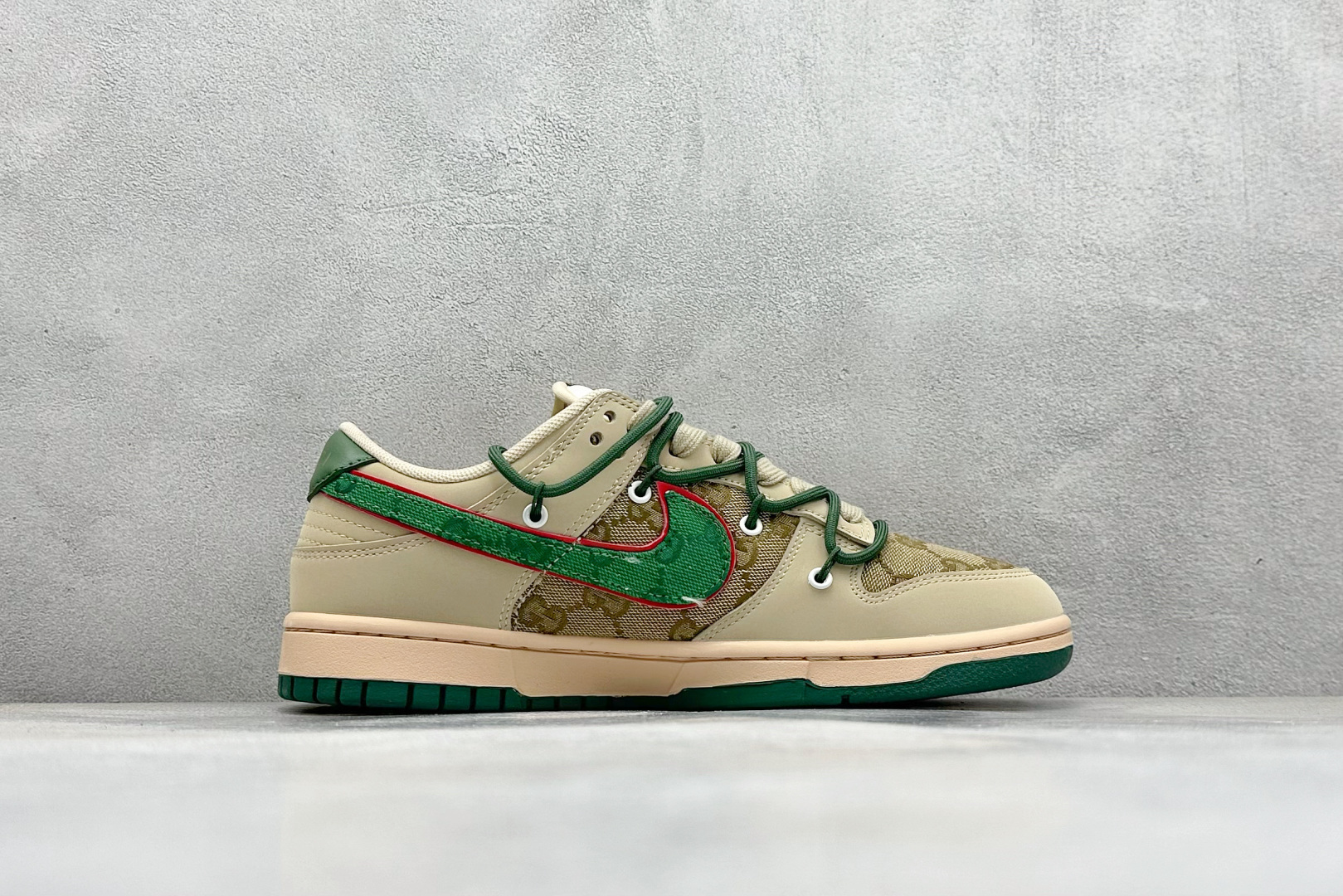 XC版Nike SB Dunk Low Gucci联名 绑带绿勾勾 周年高端定制 低帮休闲板鞋 DM6868-087