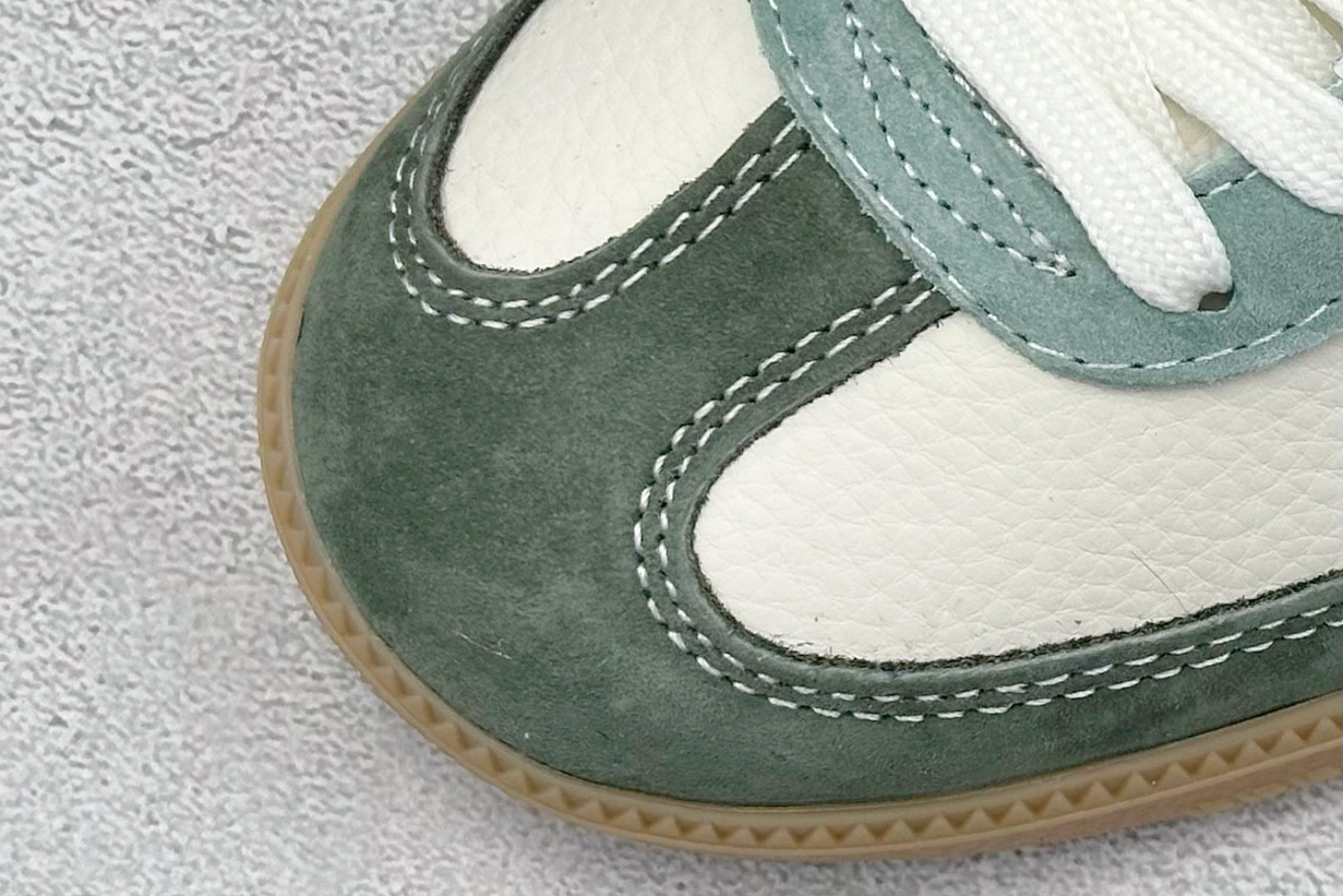 adidas originals Samba x GUCCI 白绿 桑巴舞系列复古经典轻便板鞋 DX0001