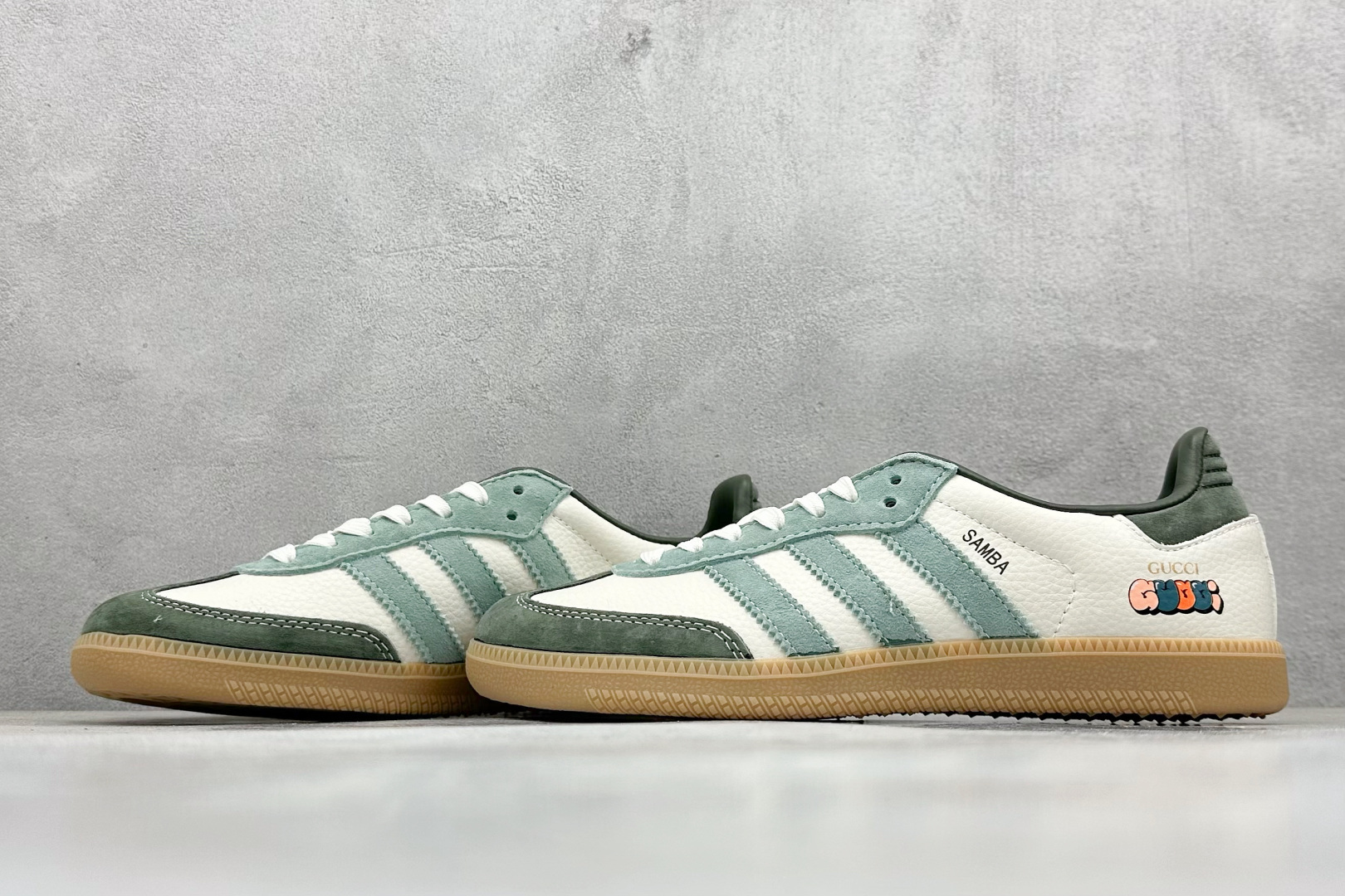 adidas originals Samba x GUCCI 白绿 桑巴舞系列复古经典轻便板鞋 DX0001