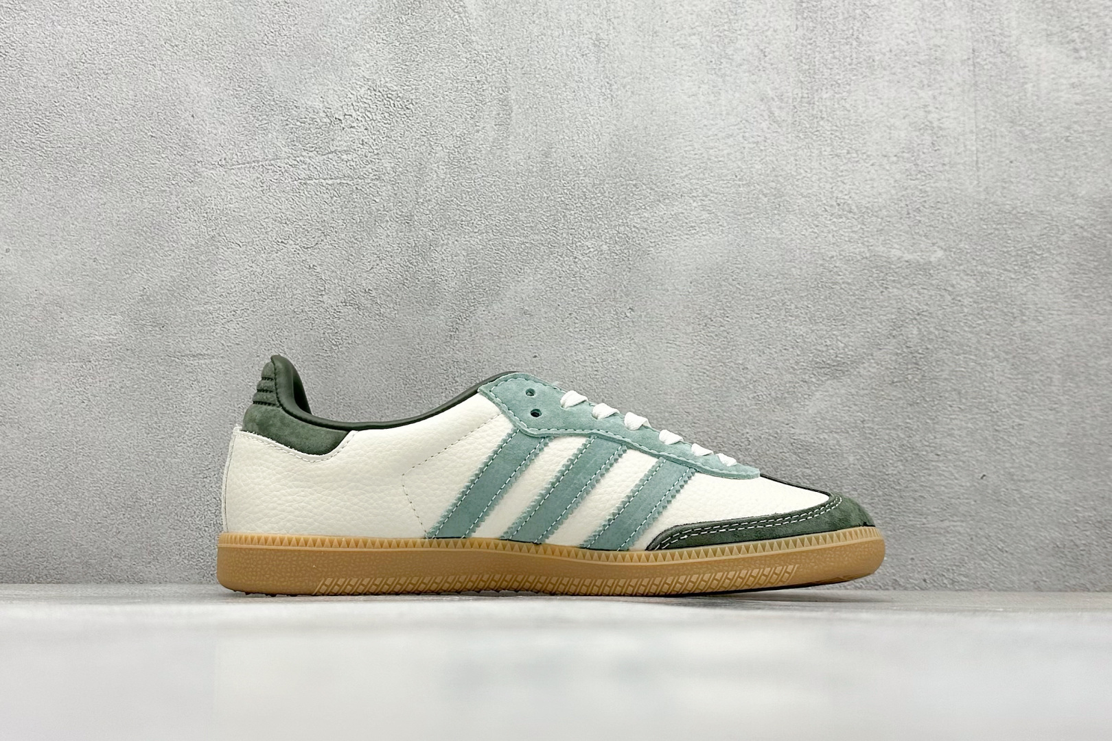 adidas originals Samba x GUCCI 白绿 桑巴舞系列复古经典轻便板鞋 DX0001