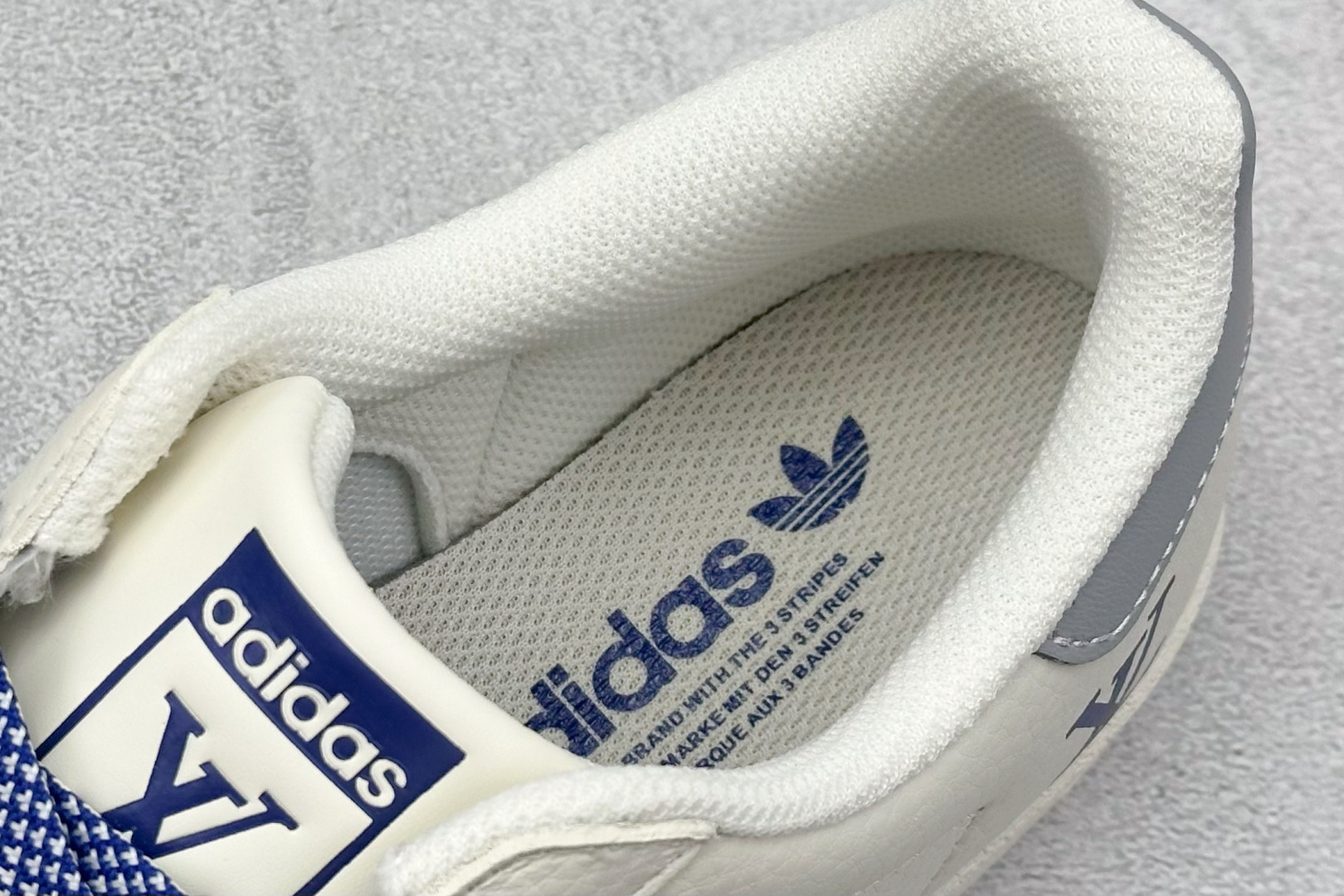 AD Originals Superstar x Louis Vuitton 白蓝 AD8013