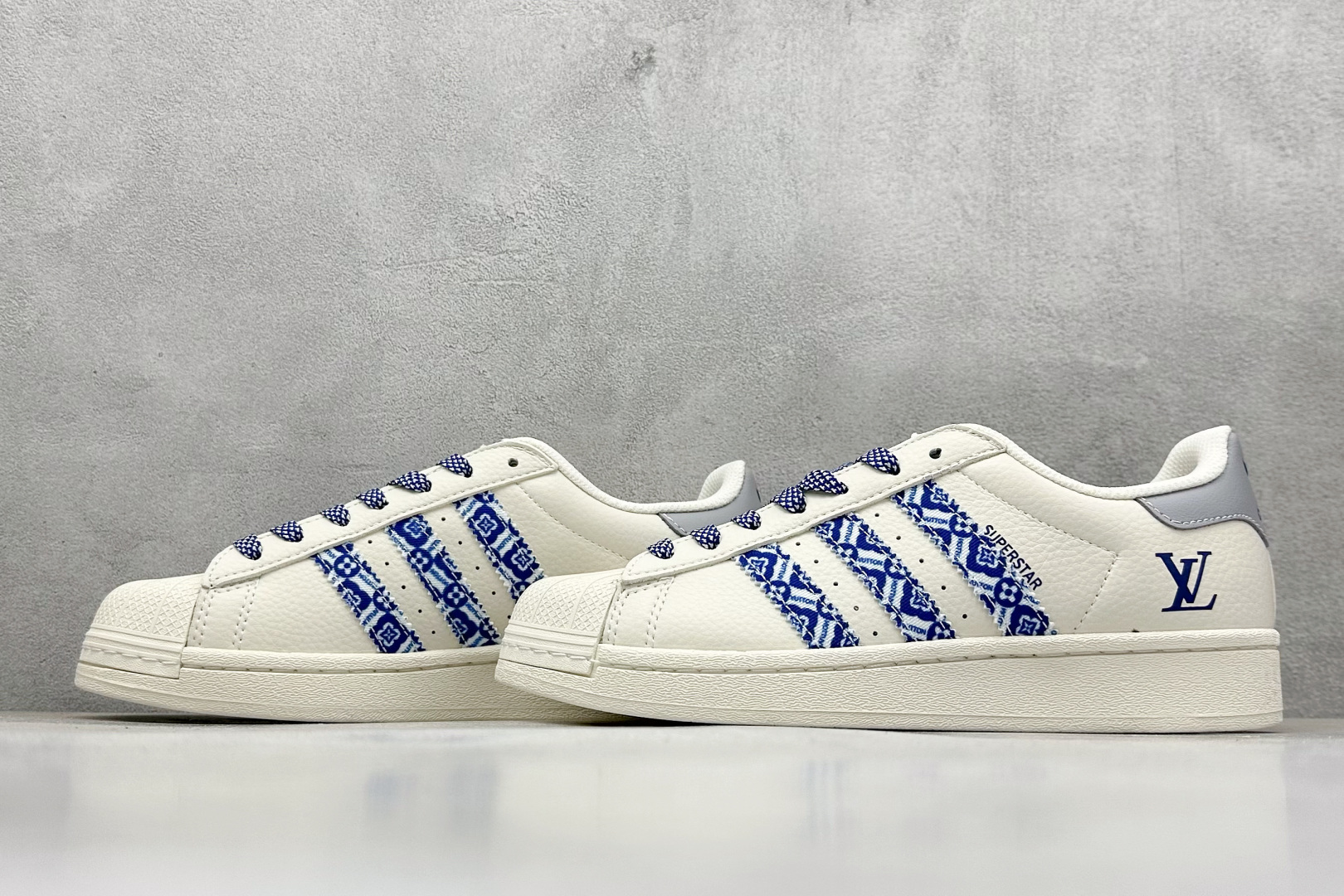 AD Originals Superstar x Louis Vuitton 白蓝 AD8013