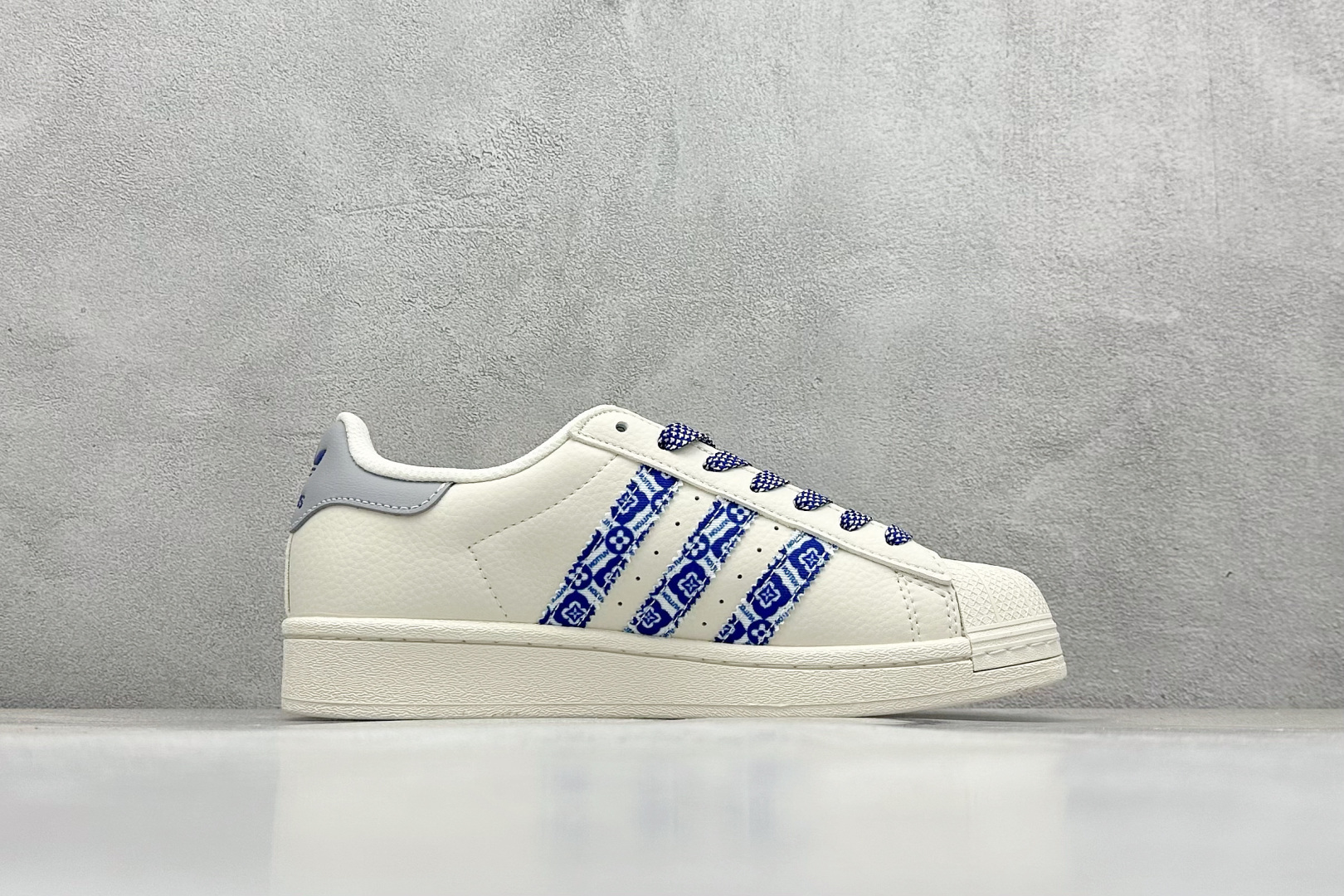 AD Originals Superstar x Louis Vuitton 白蓝 AD8013