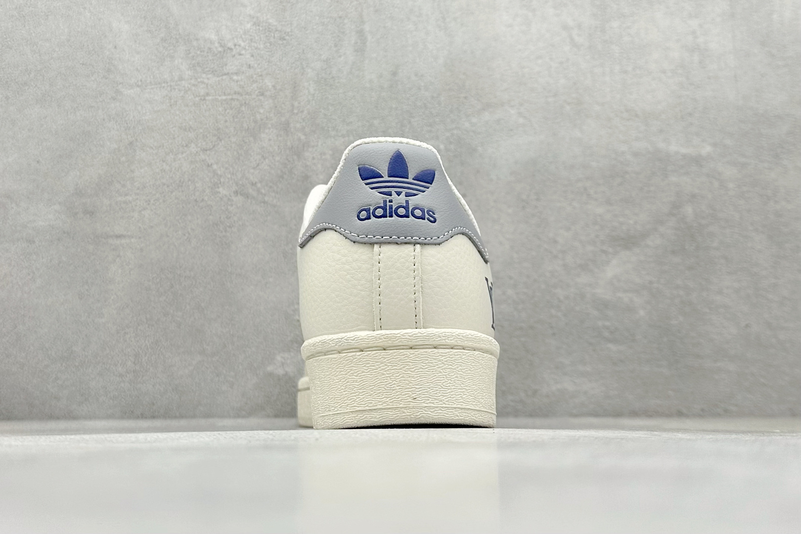 AD Originals Superstar x Louis Vuitton 白蓝 AD8013