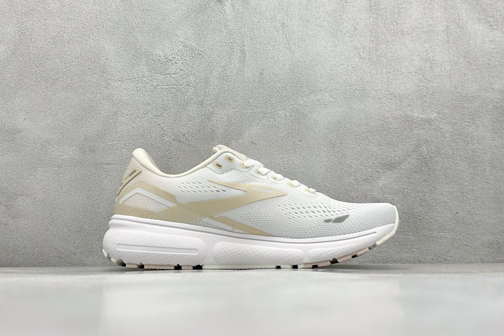 Brooks Ghost 15代 布鲁克斯 系列低帮透气缓震支撑休闲运动慢跑鞋 120380 1B 013