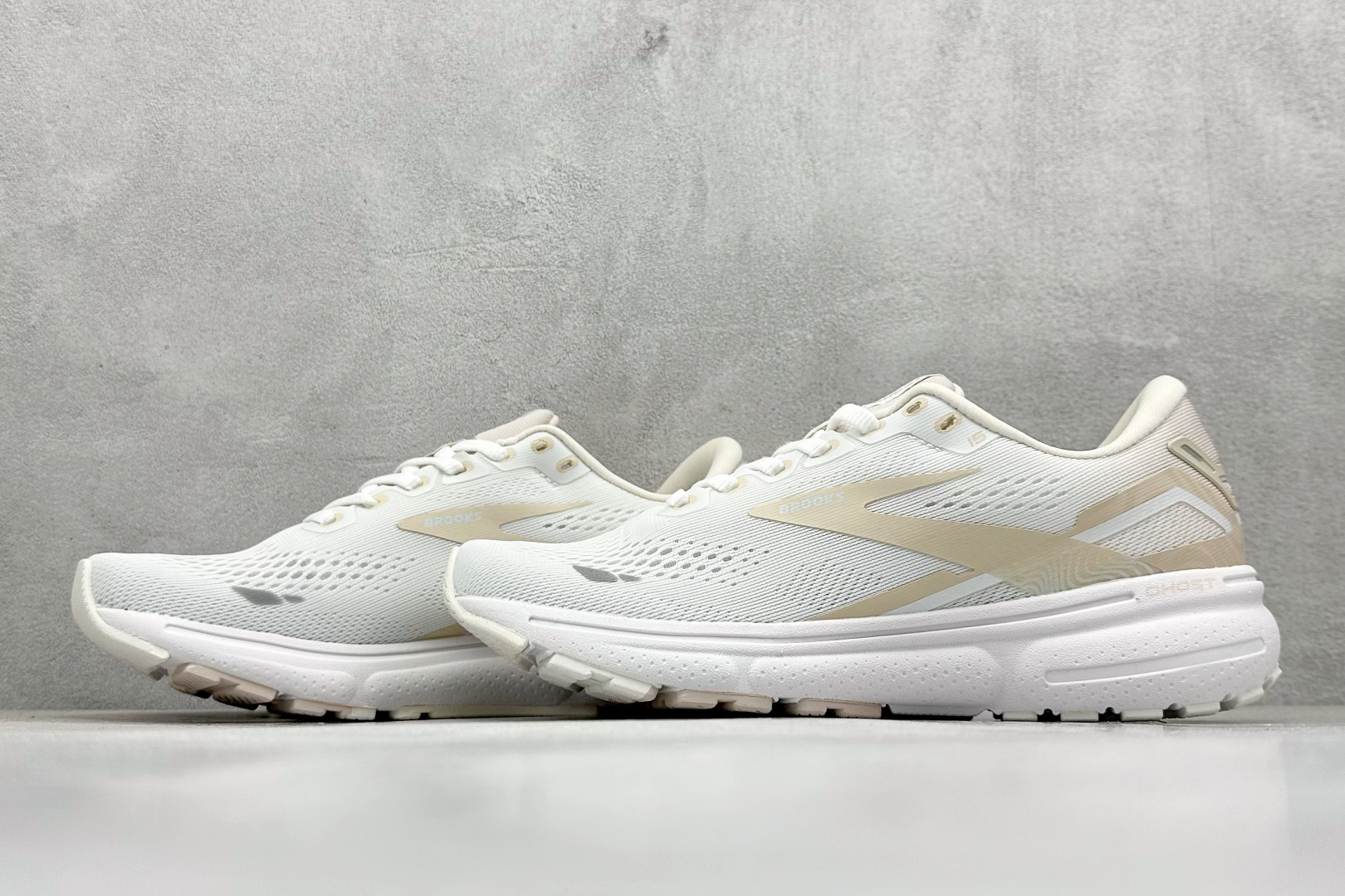 Brooks Ghost 15代 布鲁克斯 系列低帮透气缓震支撑休闲运动慢跑鞋 120380 1B 013