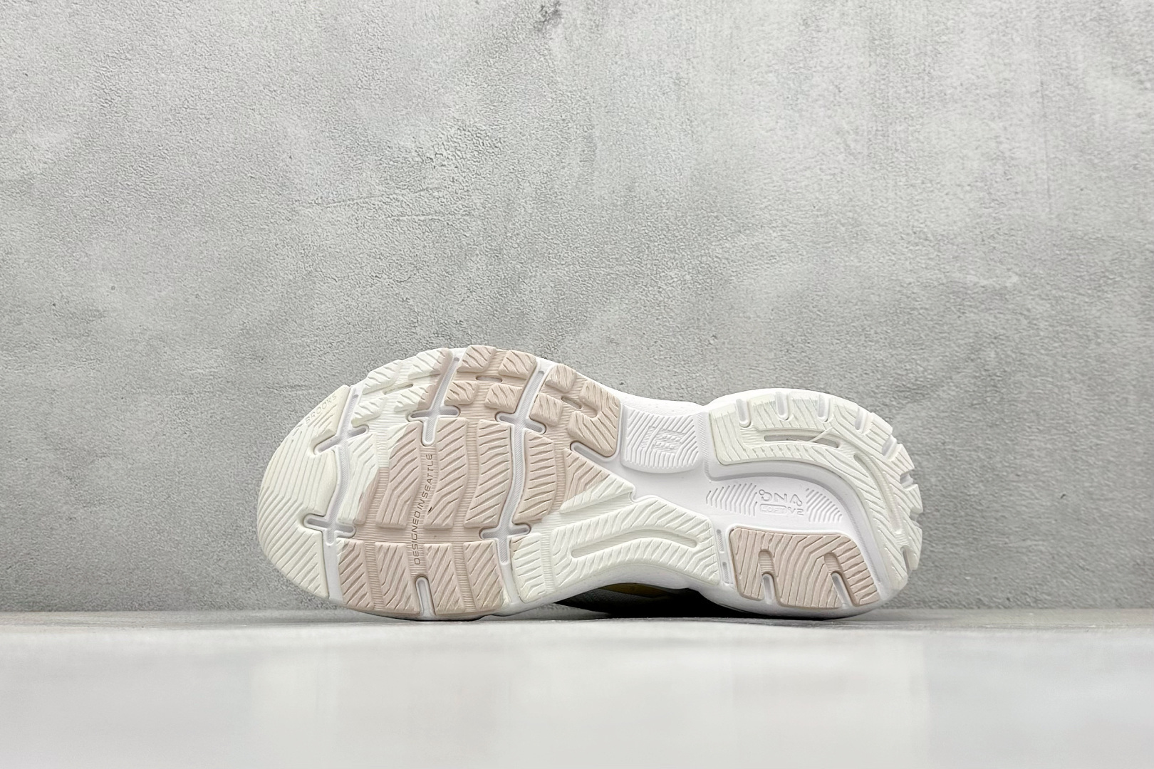 Brooks Ghost 15代 布鲁克斯 系列低帮透气缓震支撑休闲运动慢跑鞋 120380 1B 013