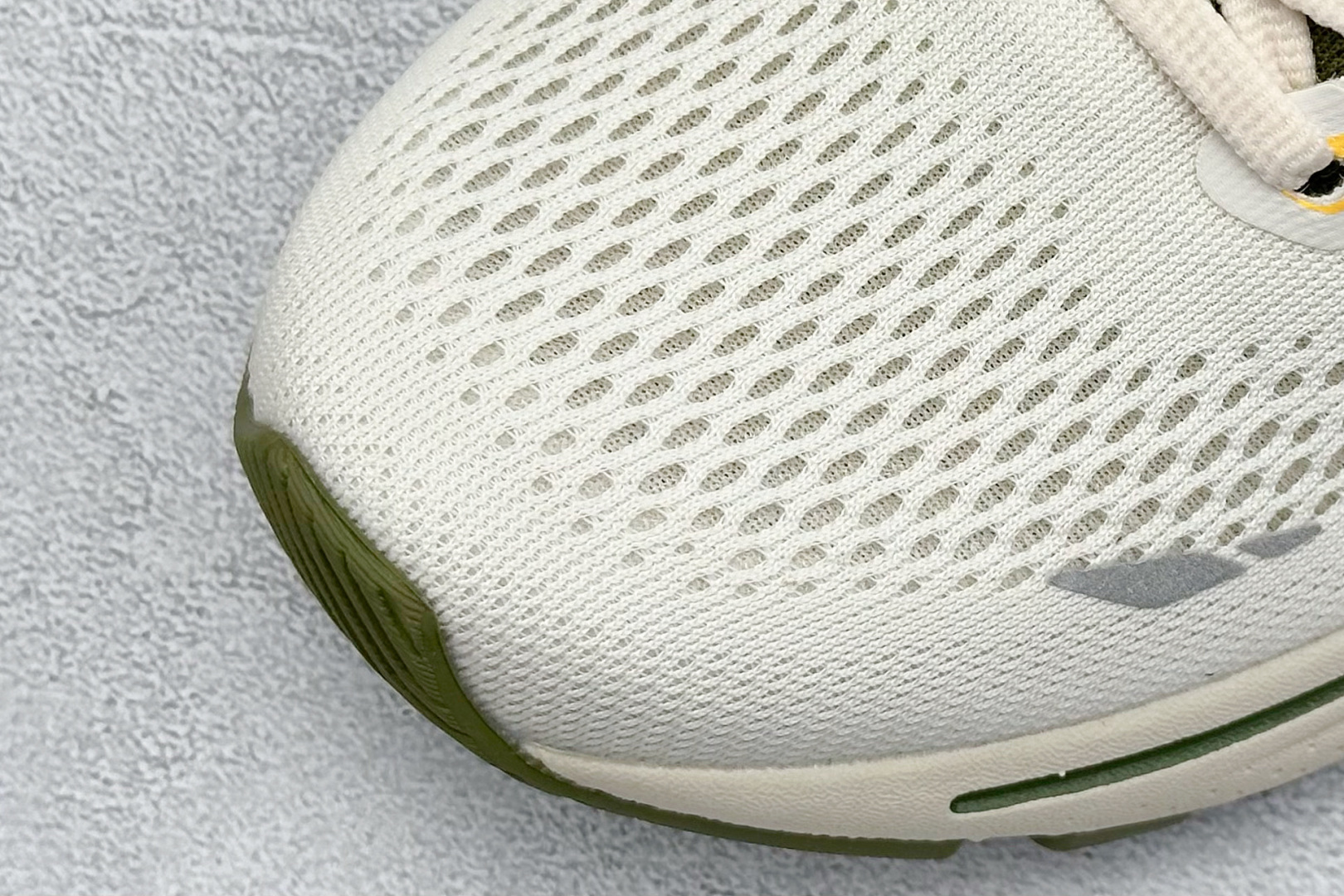 Brooks Ghost 15代 布鲁克斯 系列低帮透气缓震支撑休闲运动慢跑鞋 120380 1B 112