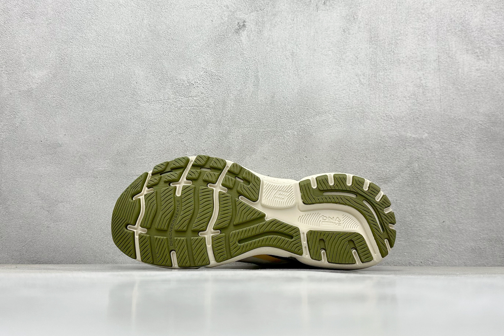 Brooks Ghost 15代 布鲁克斯 系列低帮透气缓震支撑休闲运动慢跑鞋 120380 1B 112