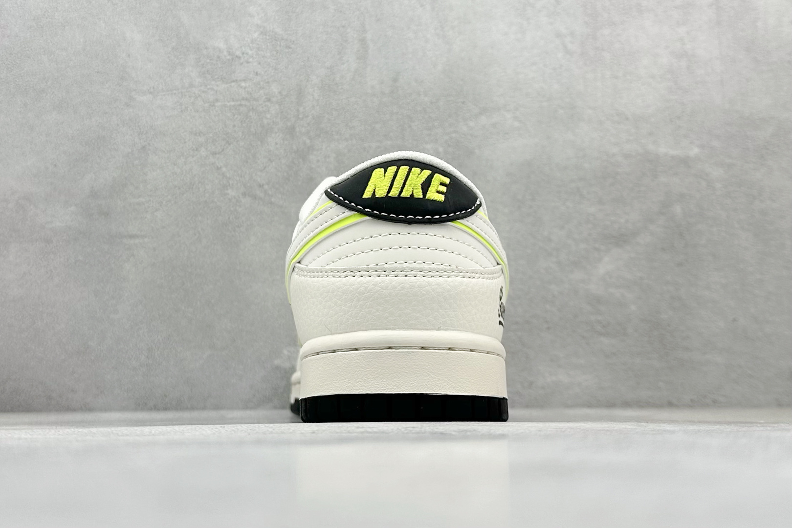 Nike SB Dunk Low x GUCCI 白绿 HS8068-033