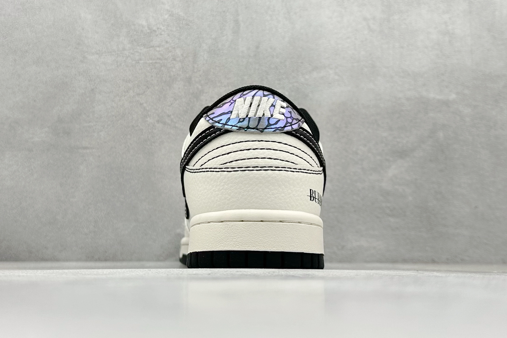 Nike SB Dunk Low x BURBERRY 白黑小勾 HS8068-030