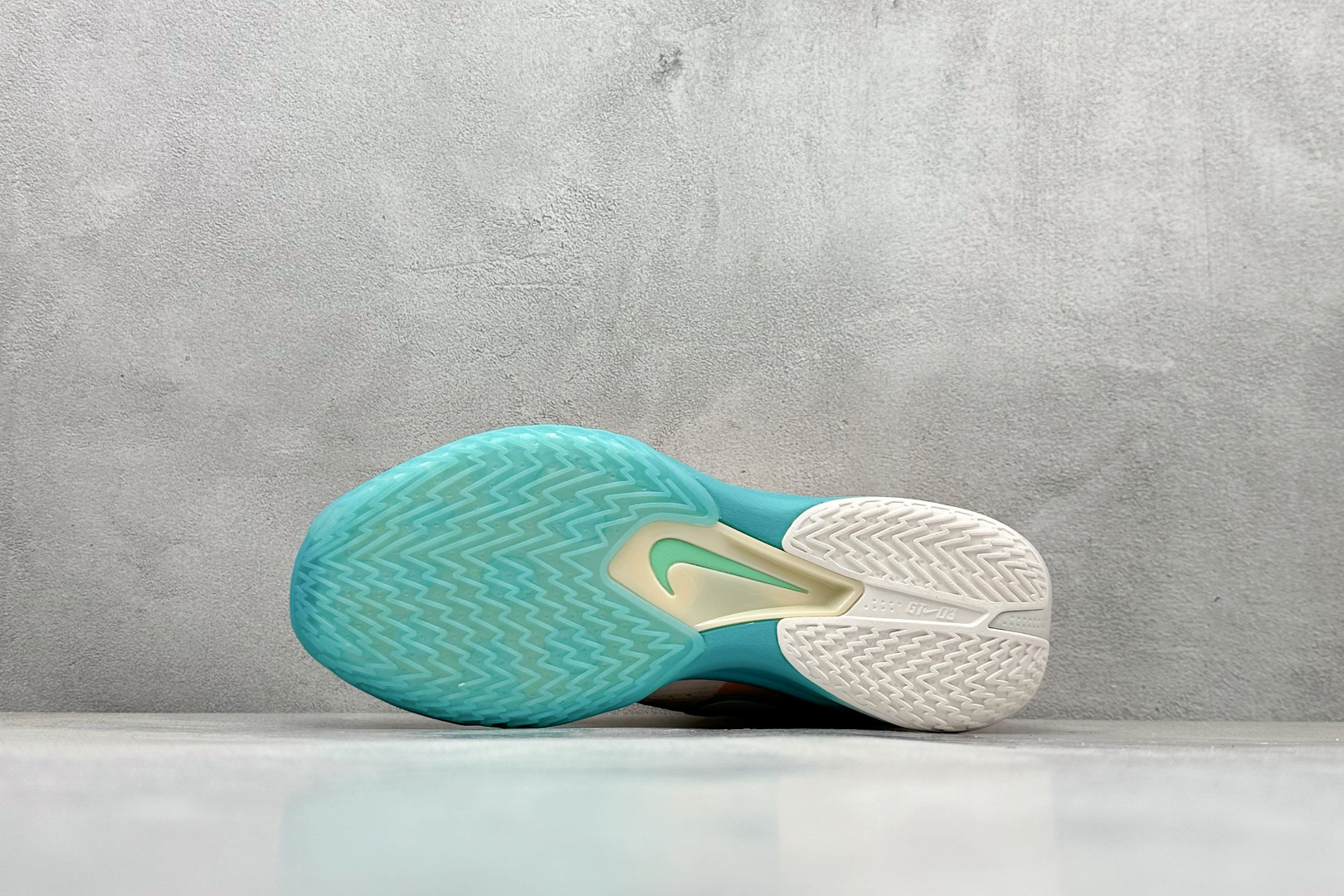 GJR版 NK G.T. Cut 3 EP GT3代实战篮球鞋 DV2918-601