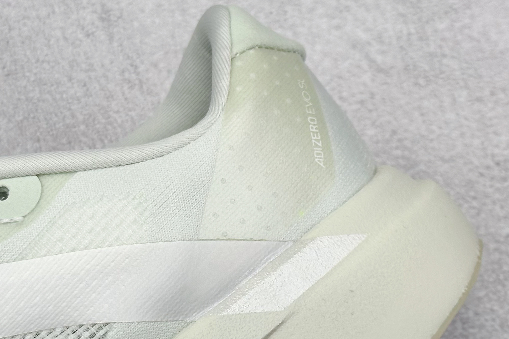 PAdidas Adizero Evo SL 阿迪超轻透气缓震跑鞋 JR5840