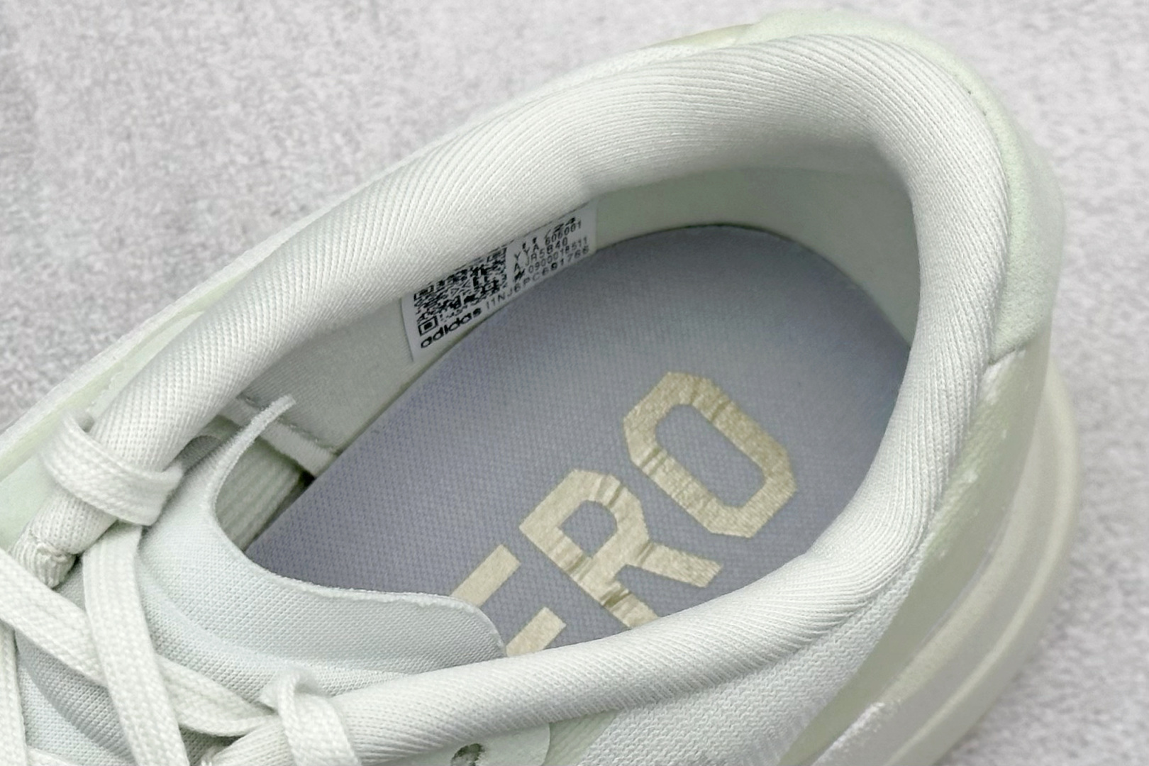 PAdidas Adizero Evo SL 阿迪超轻透气缓震跑鞋 JR5840