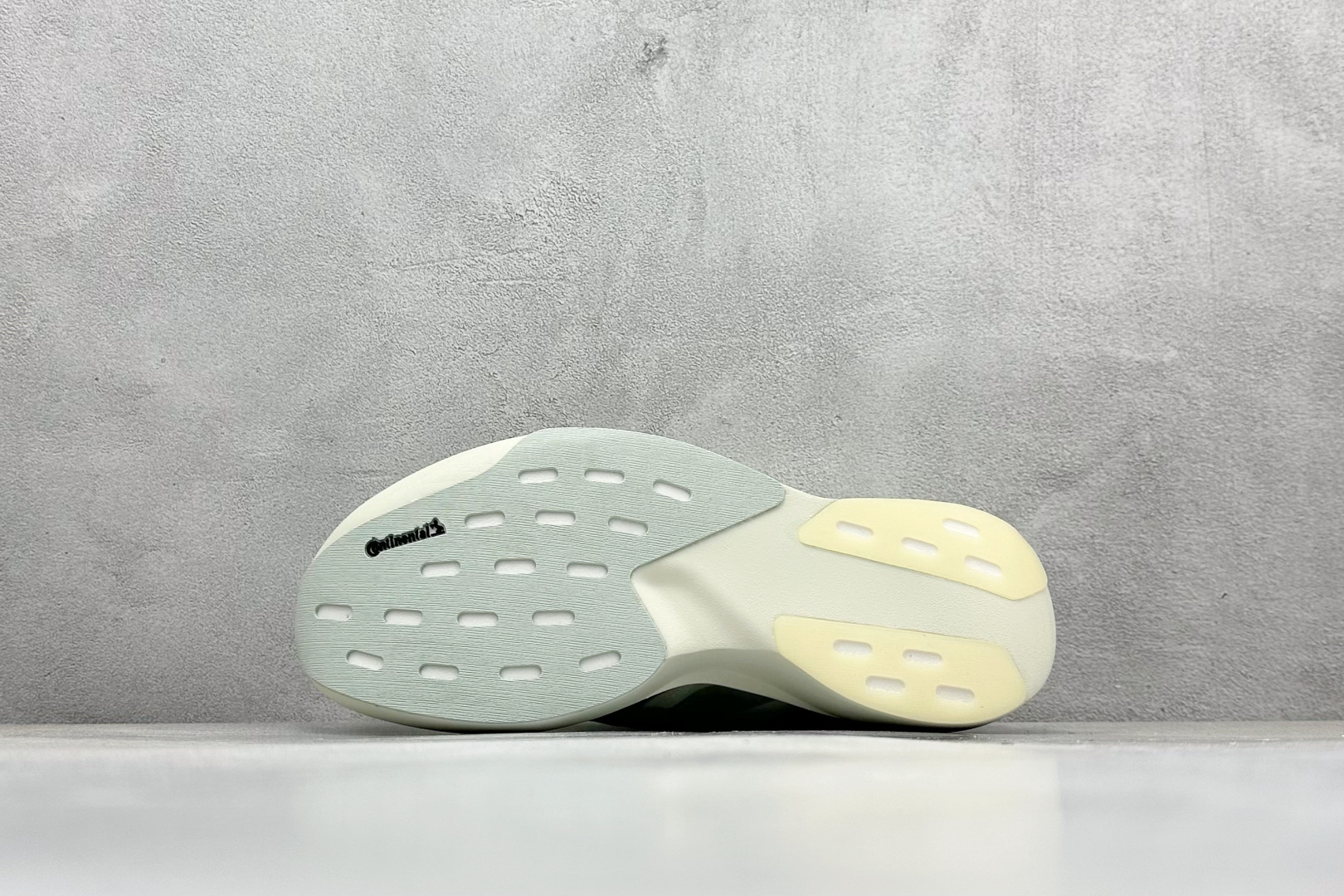 PAdidas Adizero Evo SL 阿迪超轻透气缓震跑鞋 JR5840