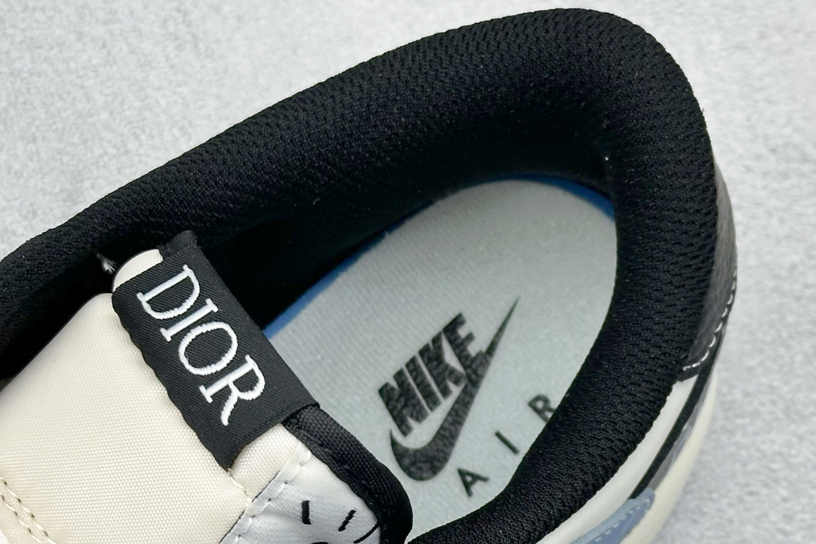 SC版Travis Scott x Fragment Design x Air Jordan 1 Low SP AJ1 乔1 迪奥联名 黑白小蓝勾 低帮文化休闲板鞋 XZ5749-003