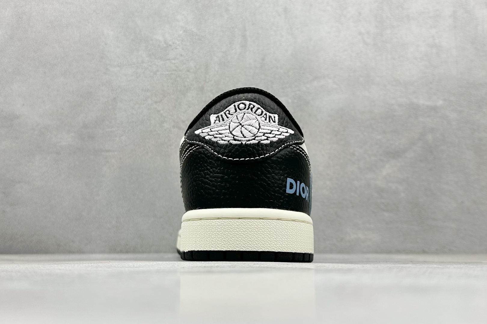 SC版Travis Scott x Fragment Design x Air Jordan 1 Low SP AJ1 乔1 迪奥联名 黑白小蓝勾 低帮文化休闲板鞋 XZ5749-003