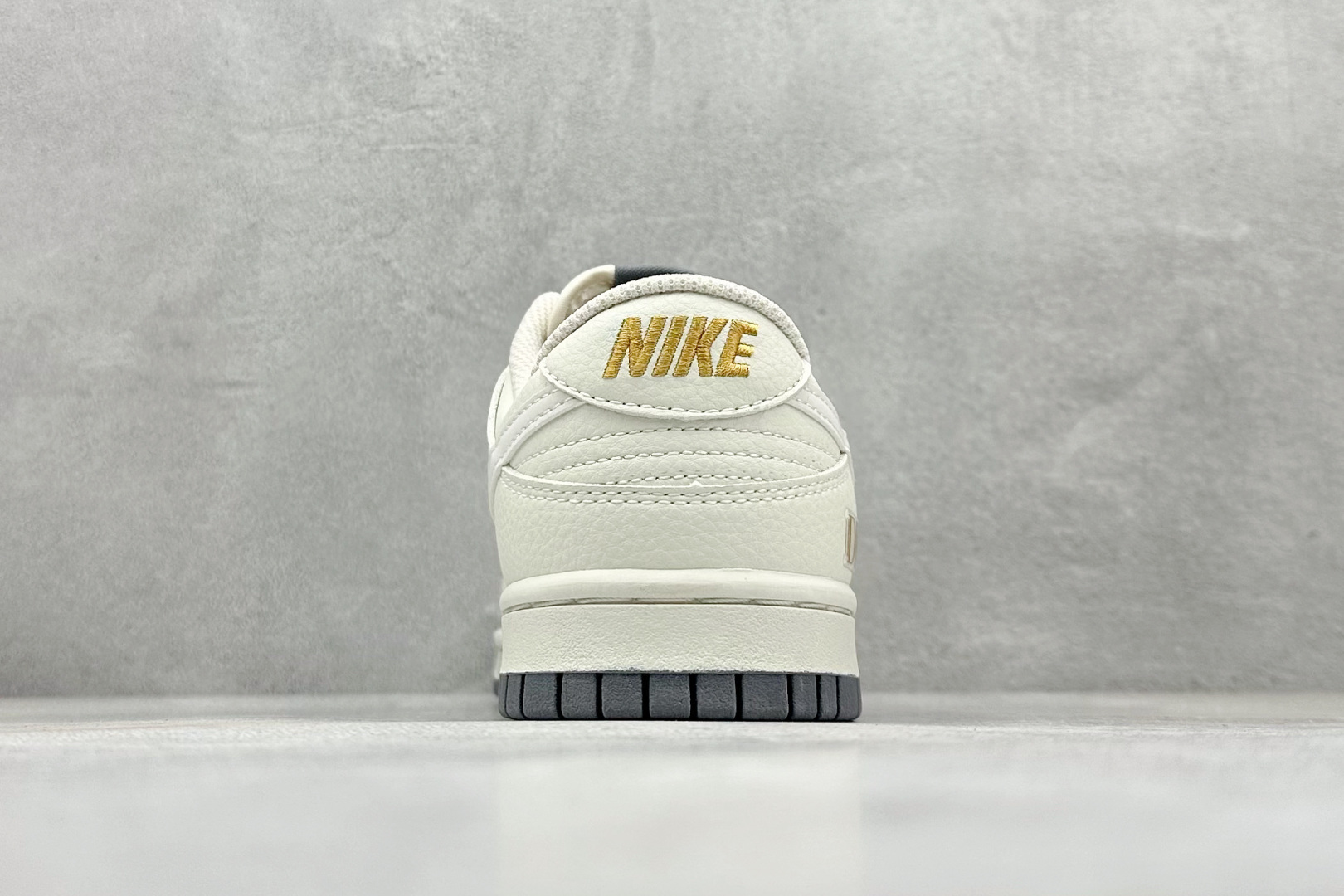 XC版Nike SB Dunk Low x DIOR 米灰金双小钩 DJ2024-043