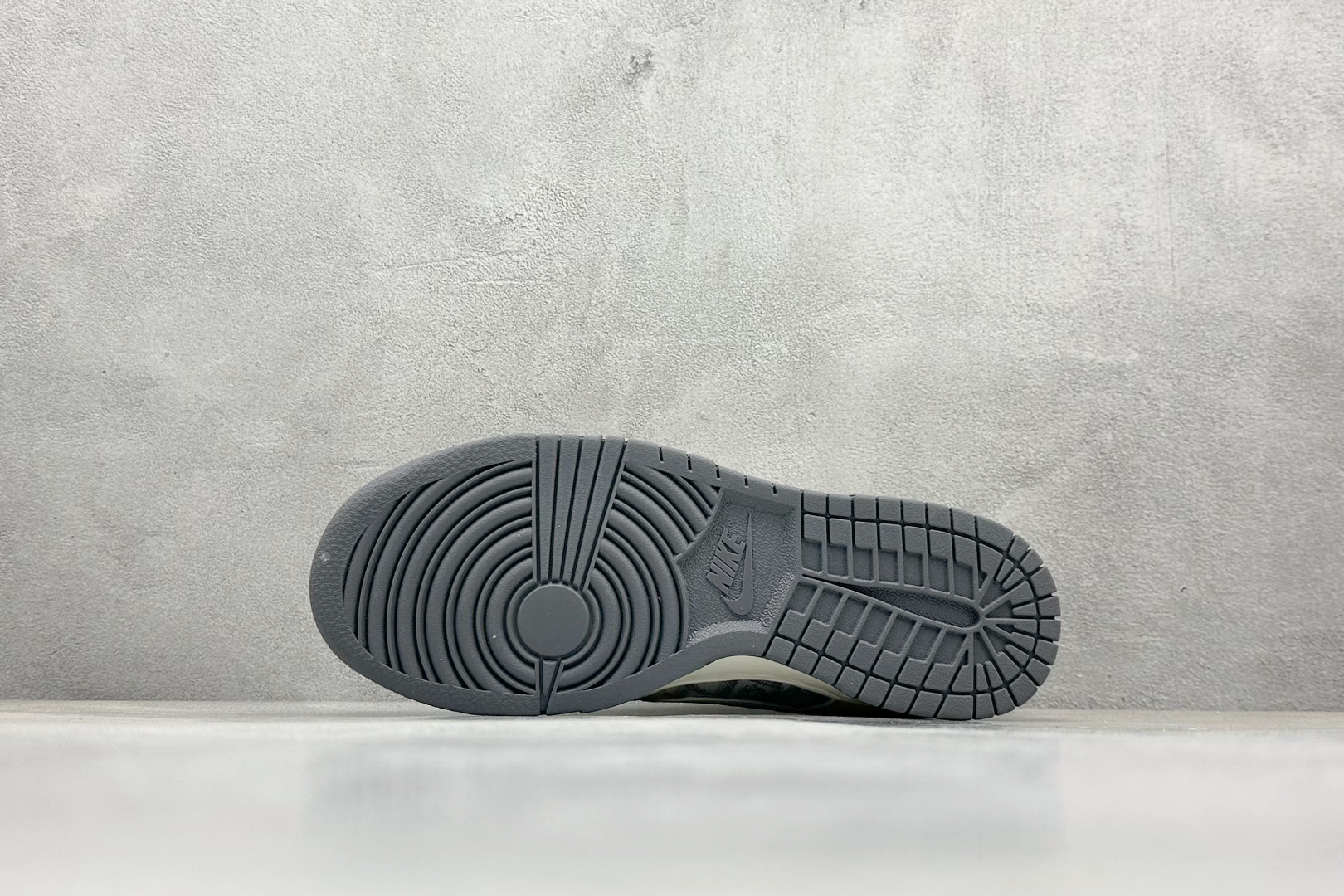 XC版Nike SB Dunk Low x DIOR 米灰金双小钩 DJ2024-043