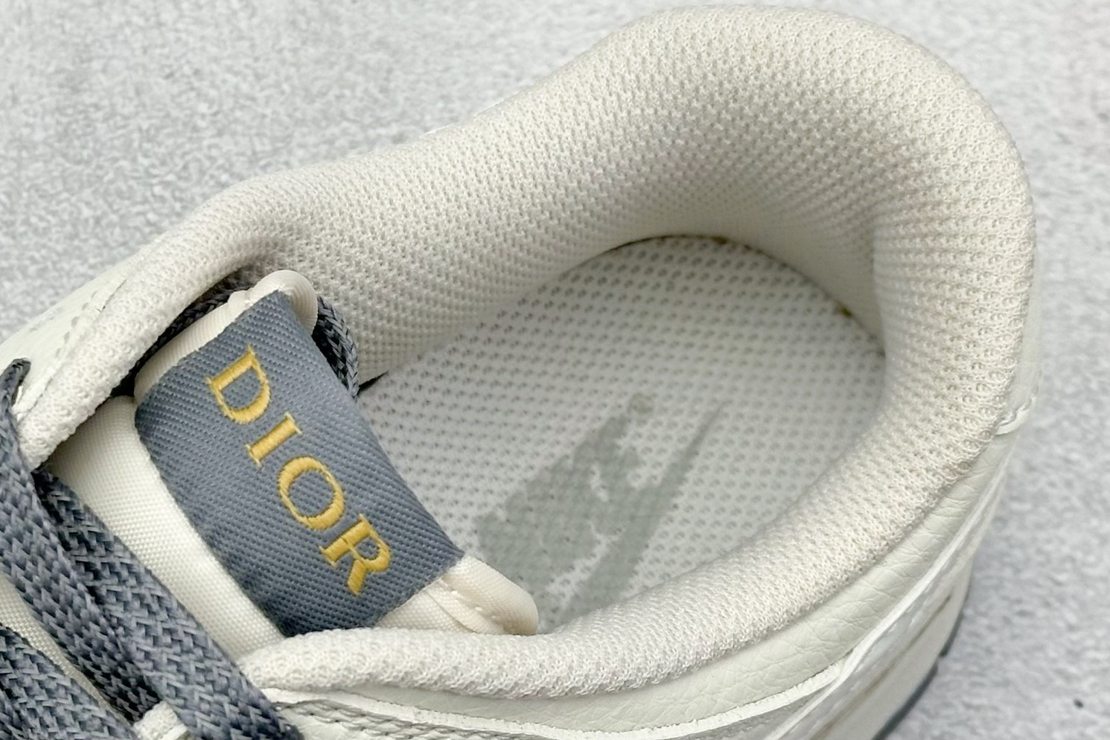 XC版Nike SB Dunk Low x DIOR 米灰金双小钩 DJ2024-043