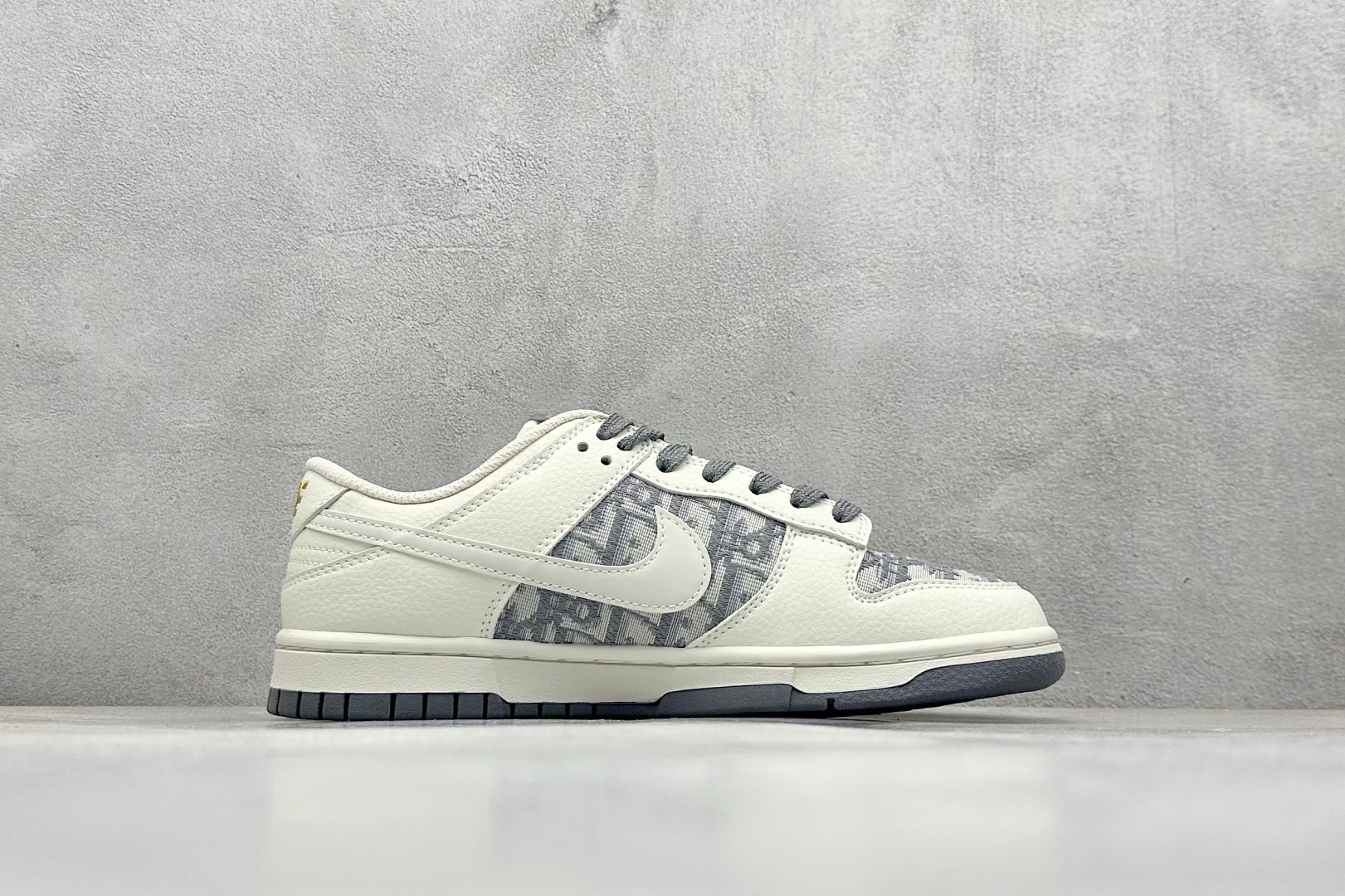 XC版Nike SB Dunk Low x DIOR 米灰金双小钩 DJ2024-043