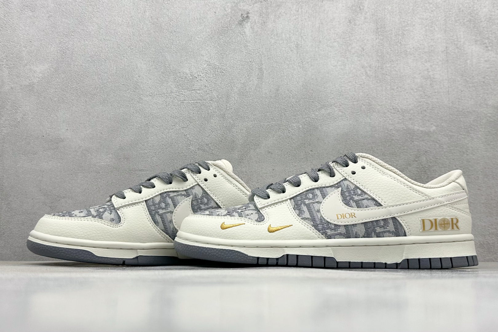 XC版Nike SB Dunk Low x DIOR 米灰金双小钩 DJ2024-043
