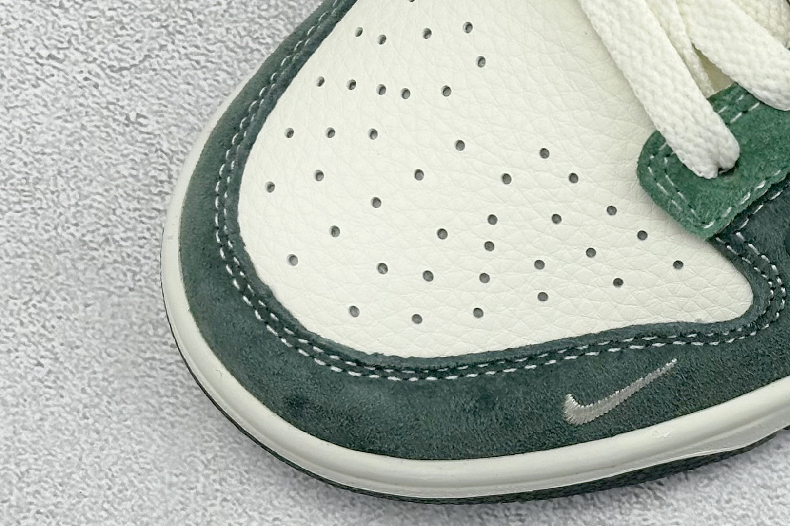 XC版Nike SB Dunk Low x Supreme x UNDEFEATED 白绿翻毛 DJ2024-042