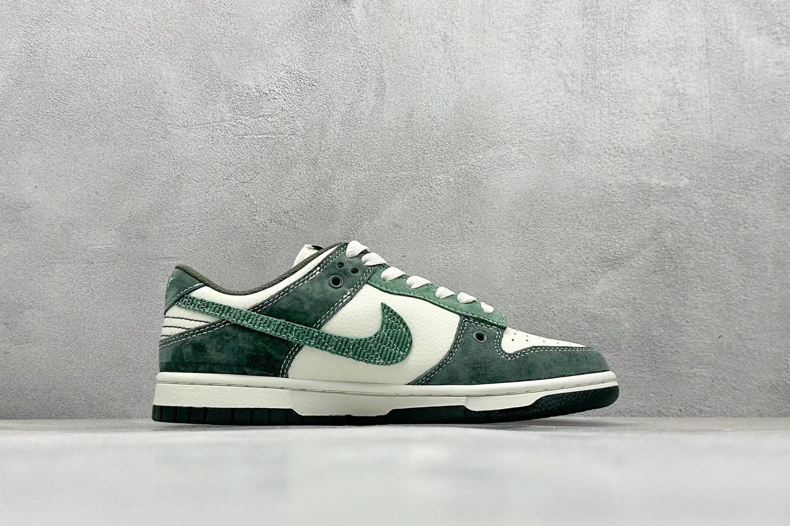 XC版Nike SB Dunk Low x Supreme x UNDEFEATED 白绿翻毛 DJ2024-042