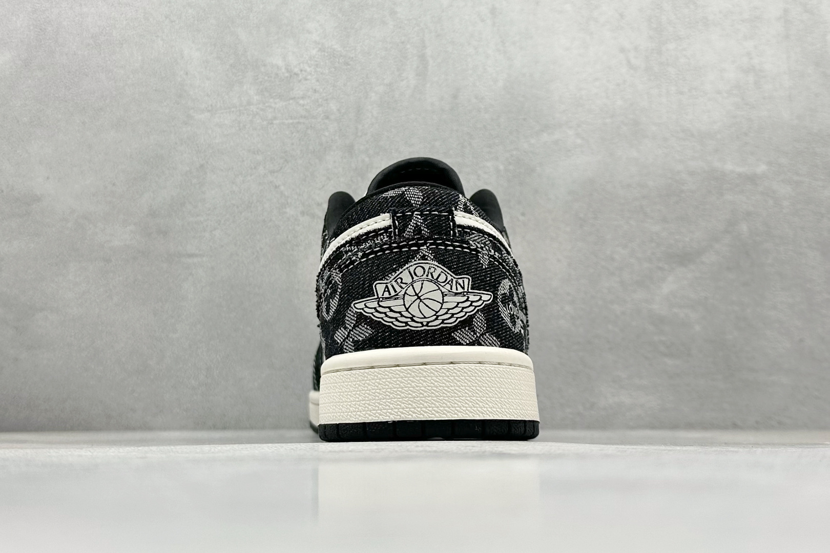 XC版Air Jordan 1 Low AJ1 乔1 LV联名 黑布红标 高端定制 低帮复古篮球鞋 YX5066-369