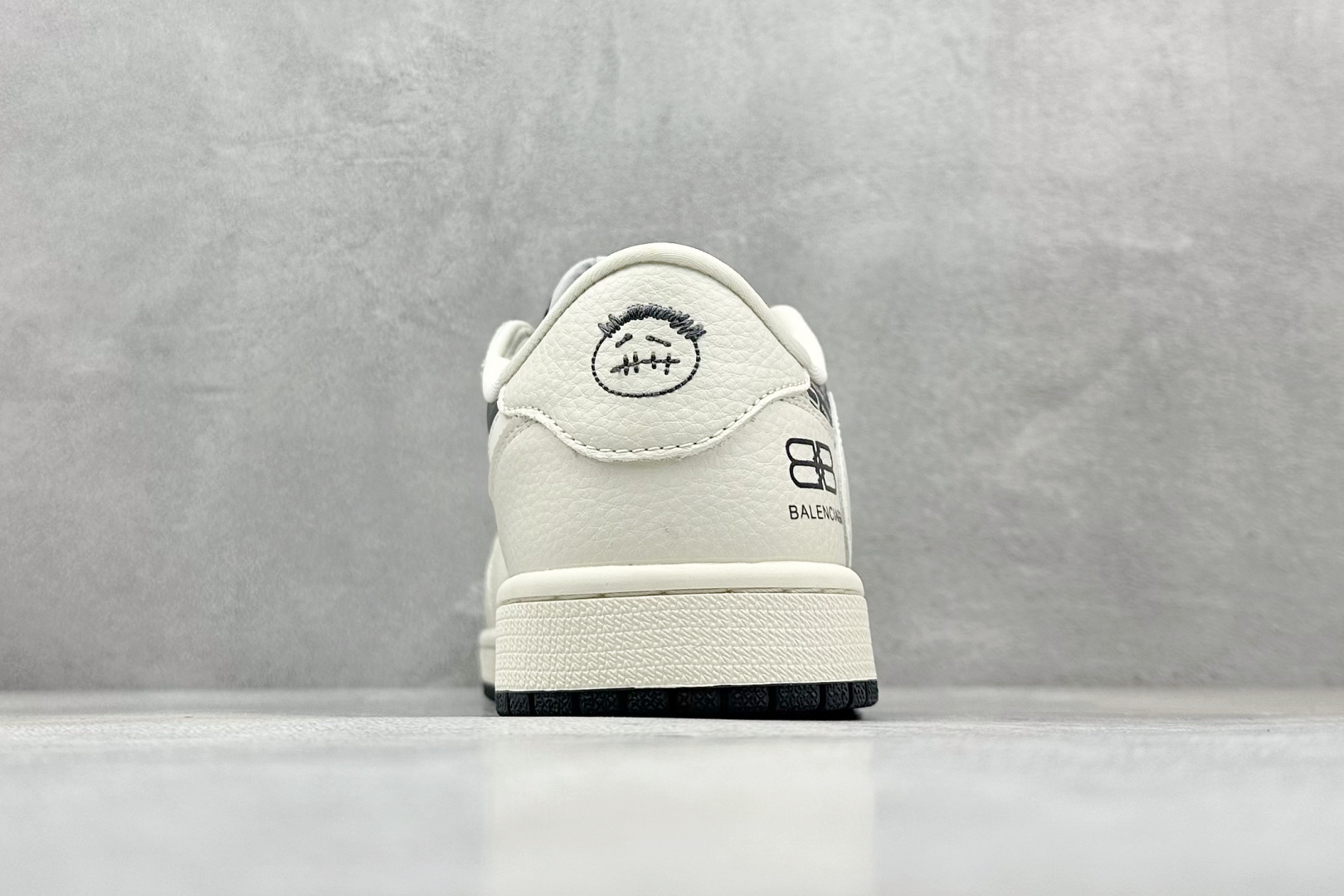 XC版Travis Scott x Fragment Design x Air Jordan 1 Low SP AJ1 乔1 巴黎世家联名 米白黑印花 低帮文化休闲板鞋 LD2025-019