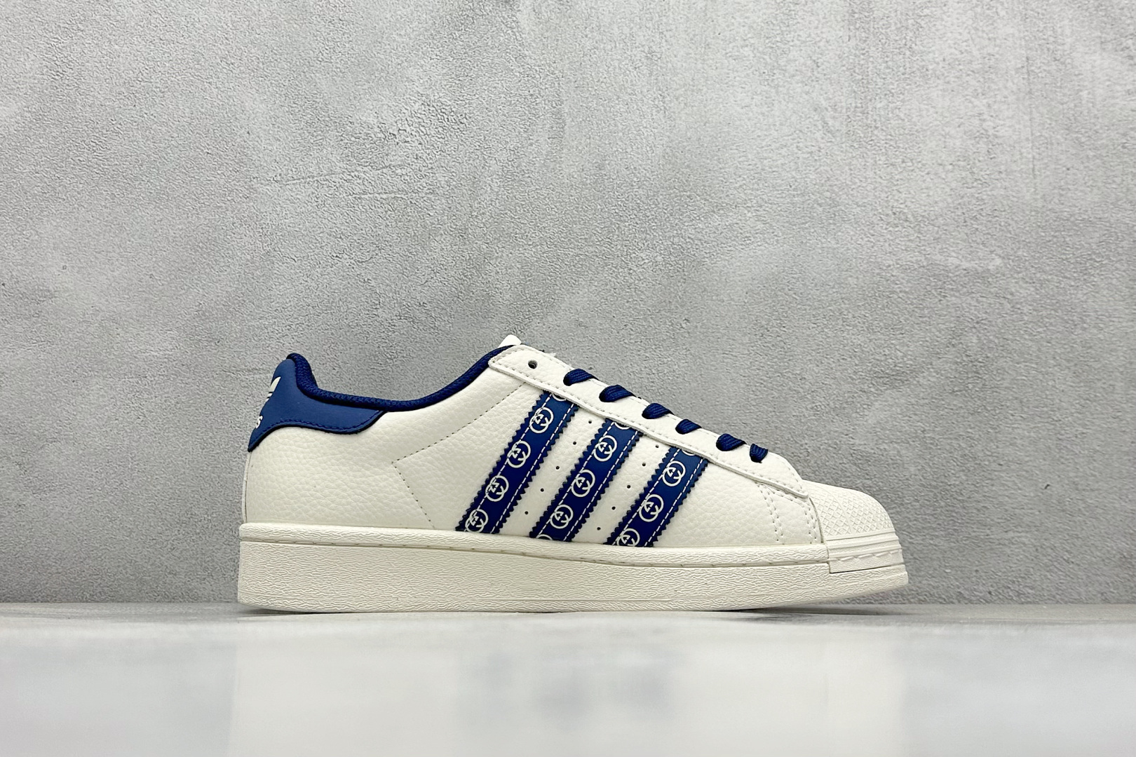 AD Originals Superstar x GUCCI 白蓝 AD8012