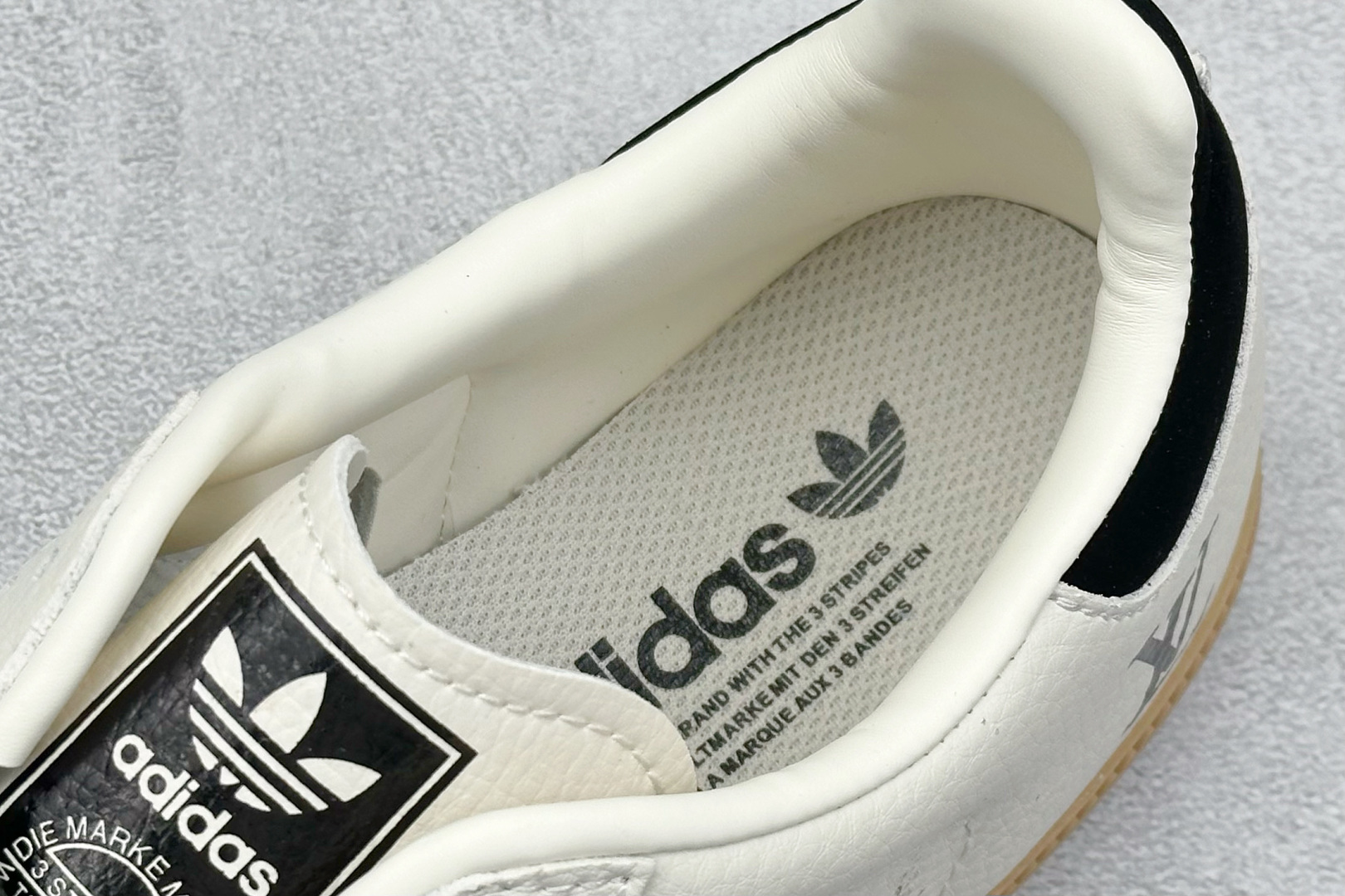 adidas originals Samba x Louis Vuitton 黑白 桑巴舞系列复古经典轻便板鞋 DX0003