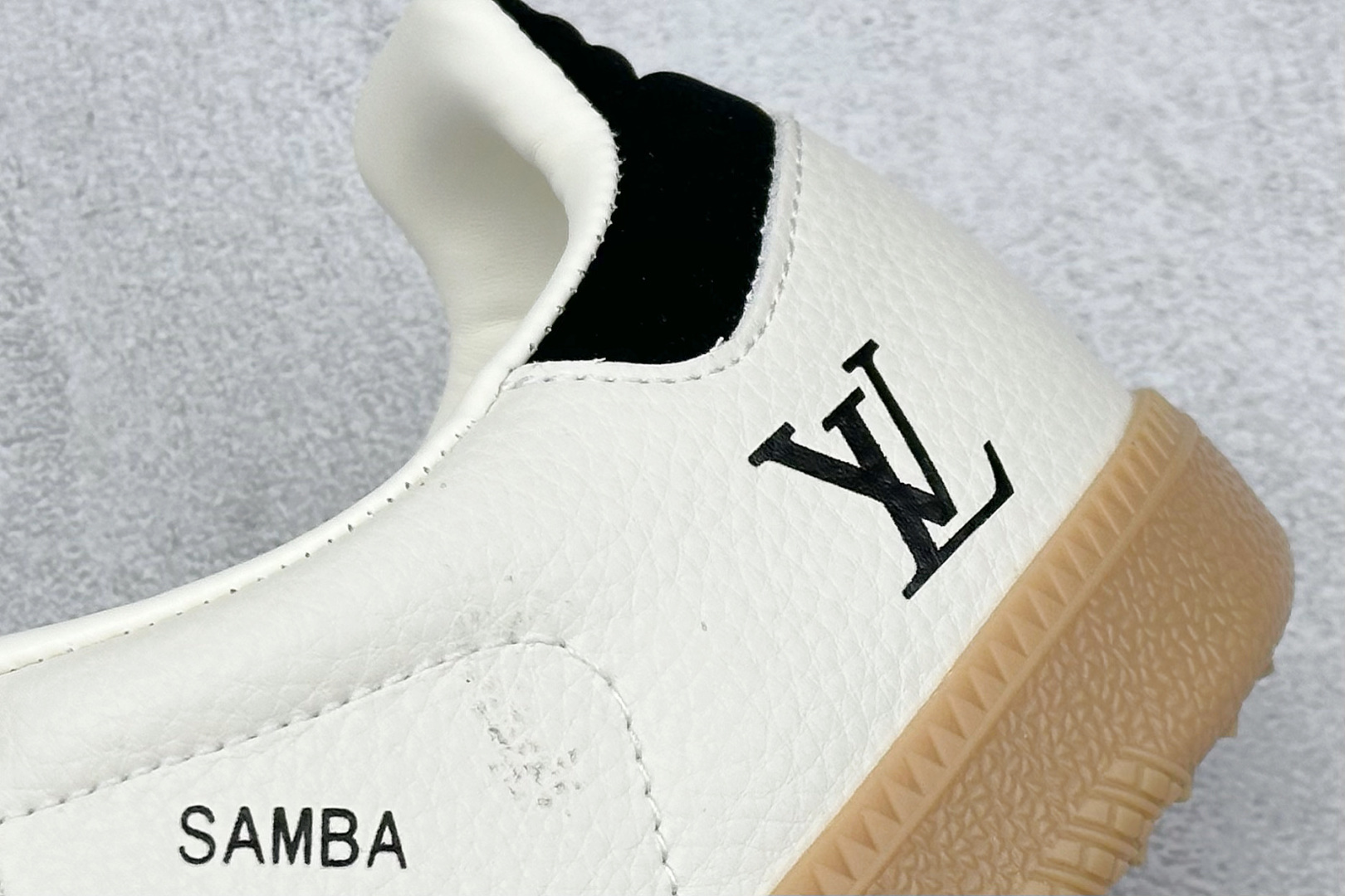 adidas originals Samba x Louis Vuitton 黑白 桑巴舞系列复古经典轻便板鞋 DX0003