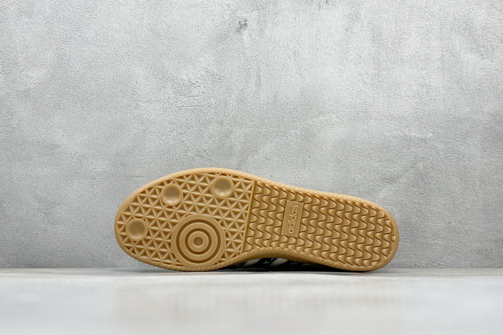 adidas originals Samba x Louis Vuitton 黑白 桑巴舞系列复古经典轻便板鞋 DX0003